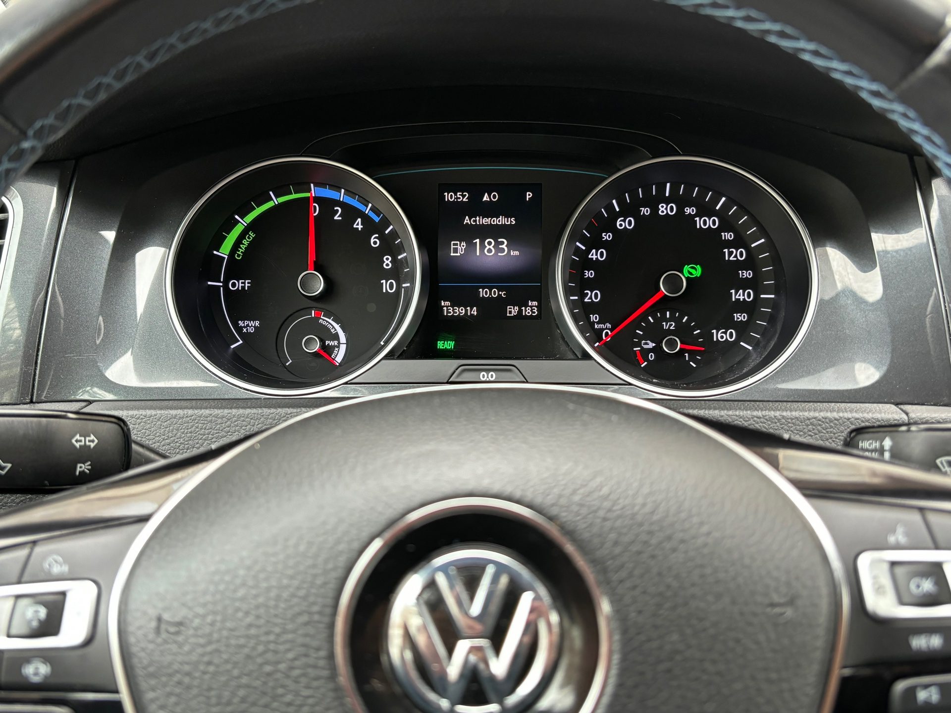 Volkswagen E-Golf | AUTOMAAT | NAVIGATIE | LED | ADAPT CRUISE CONTROL | WARMTEPOMP | LMV 17 | EERSTE EIGENAAR |