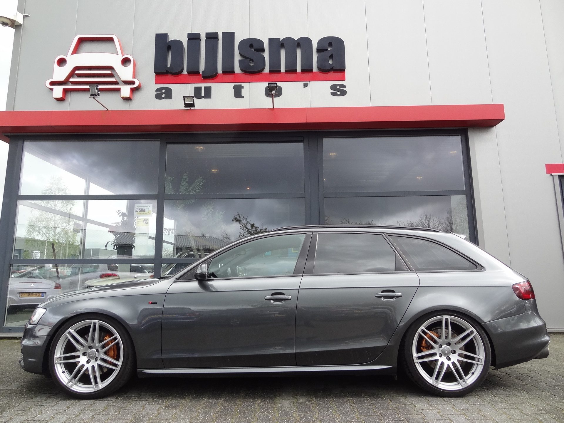 Audi A4 Avant 1.8 TFSI quattro S Edition |NL-Auto |Leder |Pano|Tuning vvt 320pk/485Nm|Cruise |Trekhaak (afneembaar)