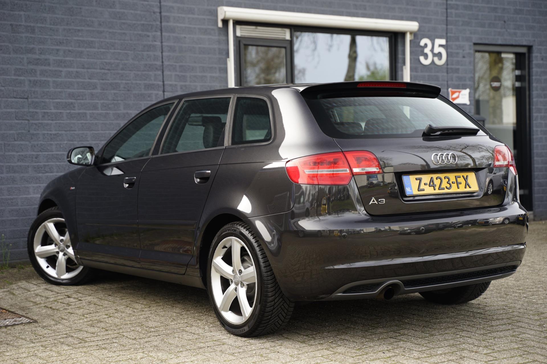 Audi A3 Sportback 1.2 TFSI 2x S-line, Sportstoelen, Pdc