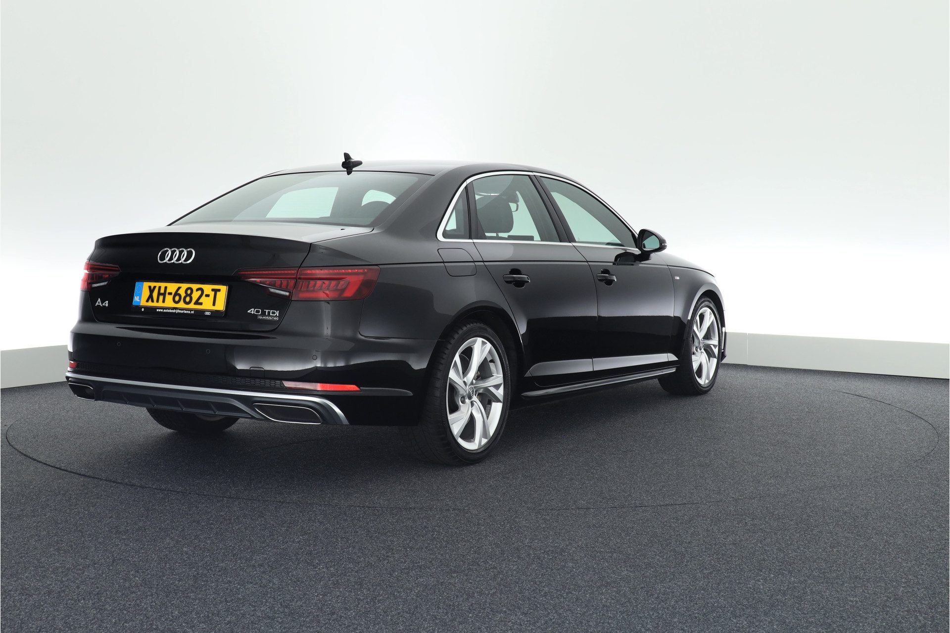 Audi A4 Limousine 40 TDI 190pk S-Tronic quattro 2x S-Line Stoelverwarming Led Navigatie