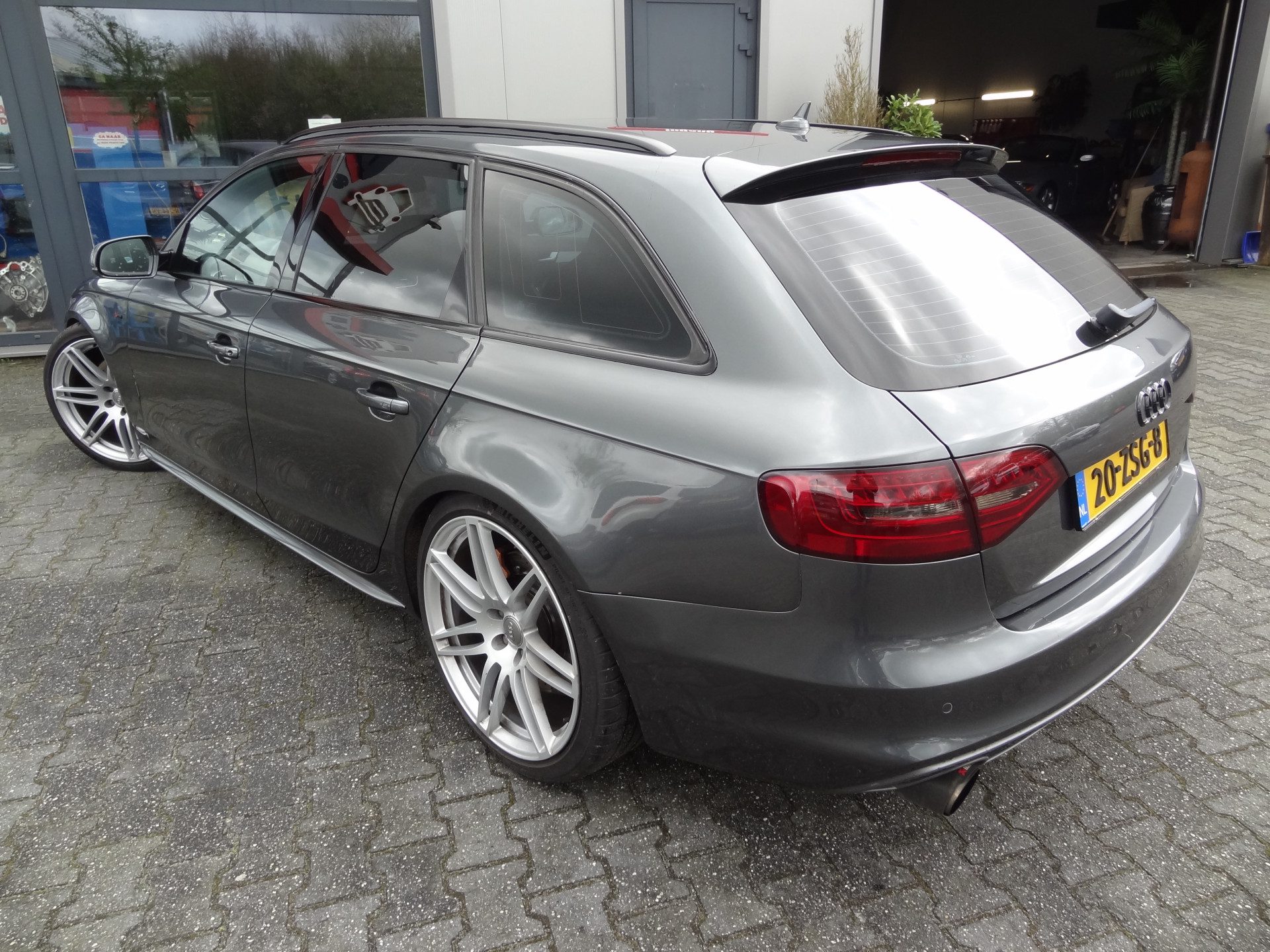 Audi A4 Avant 1.8 TFSI quattro S Edition |NL-Auto |Leder |Pano|Tuning vvt 320pk/485Nm|Cruise |Trekhaak (afneembaar)