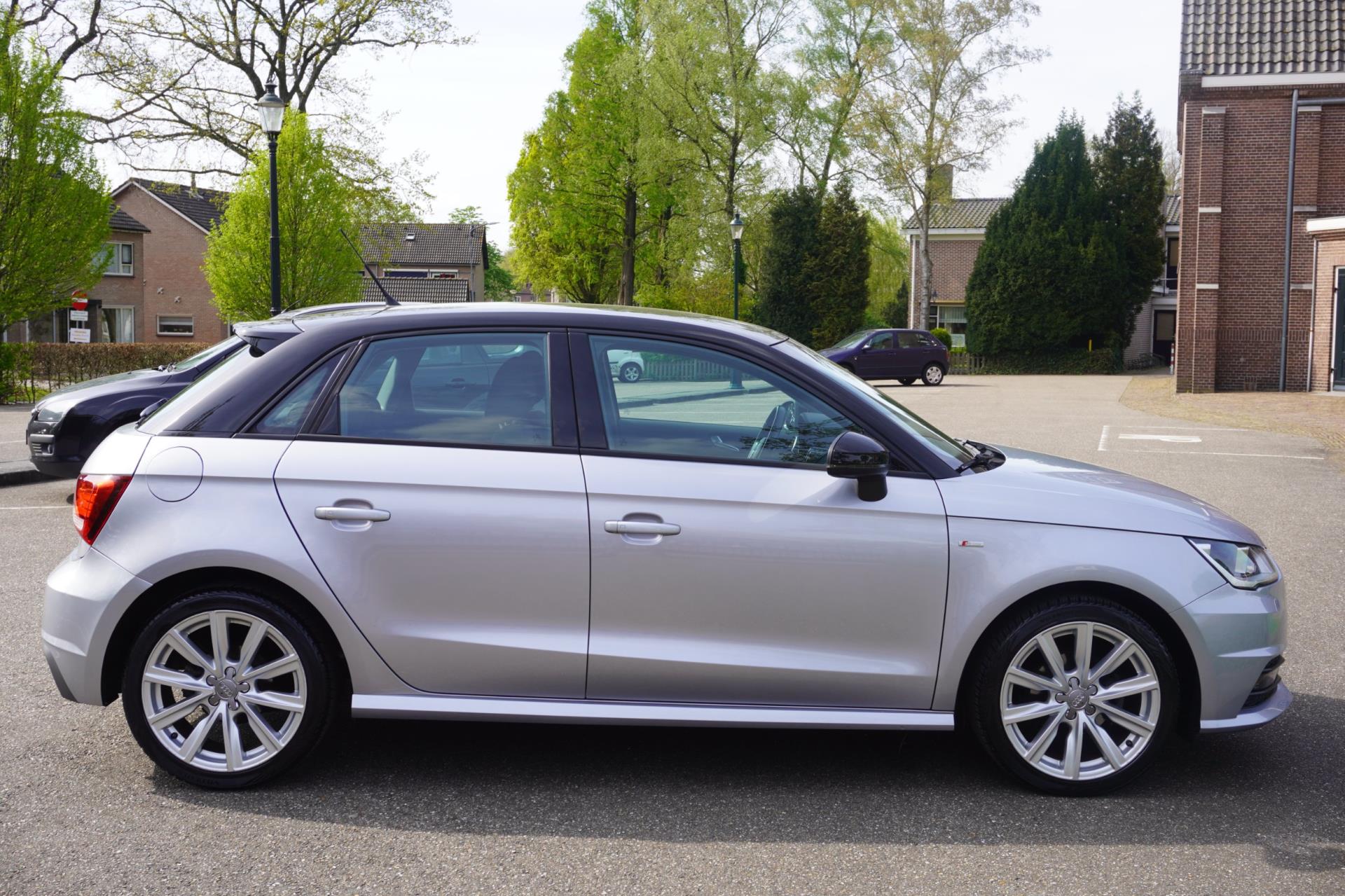 Audi A1 Sportback 1.0 TFSI 5 Drs S-Line Navi 17 Lm