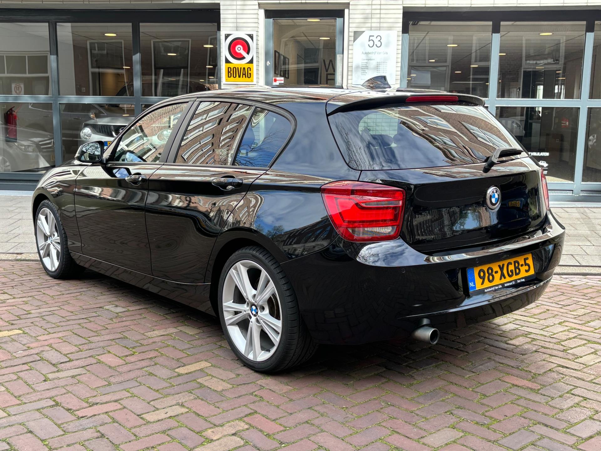 BMW 1-serie 116d Business+ | AIRCO | NAVIGATIE | LMV | XENON | SPORTSTOELEN |