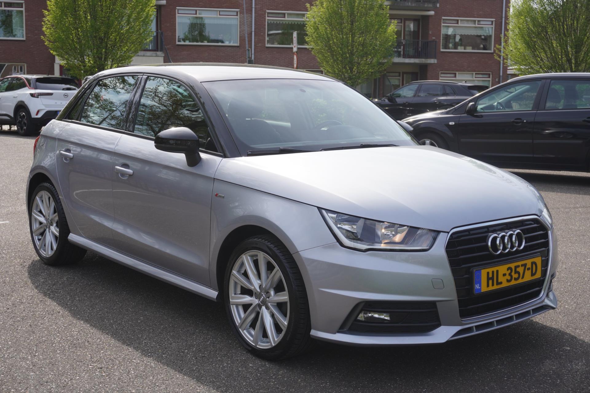 Audi A1 Sportback 1.0 TFSI 5 Drs S-Line Navi 17 Lm