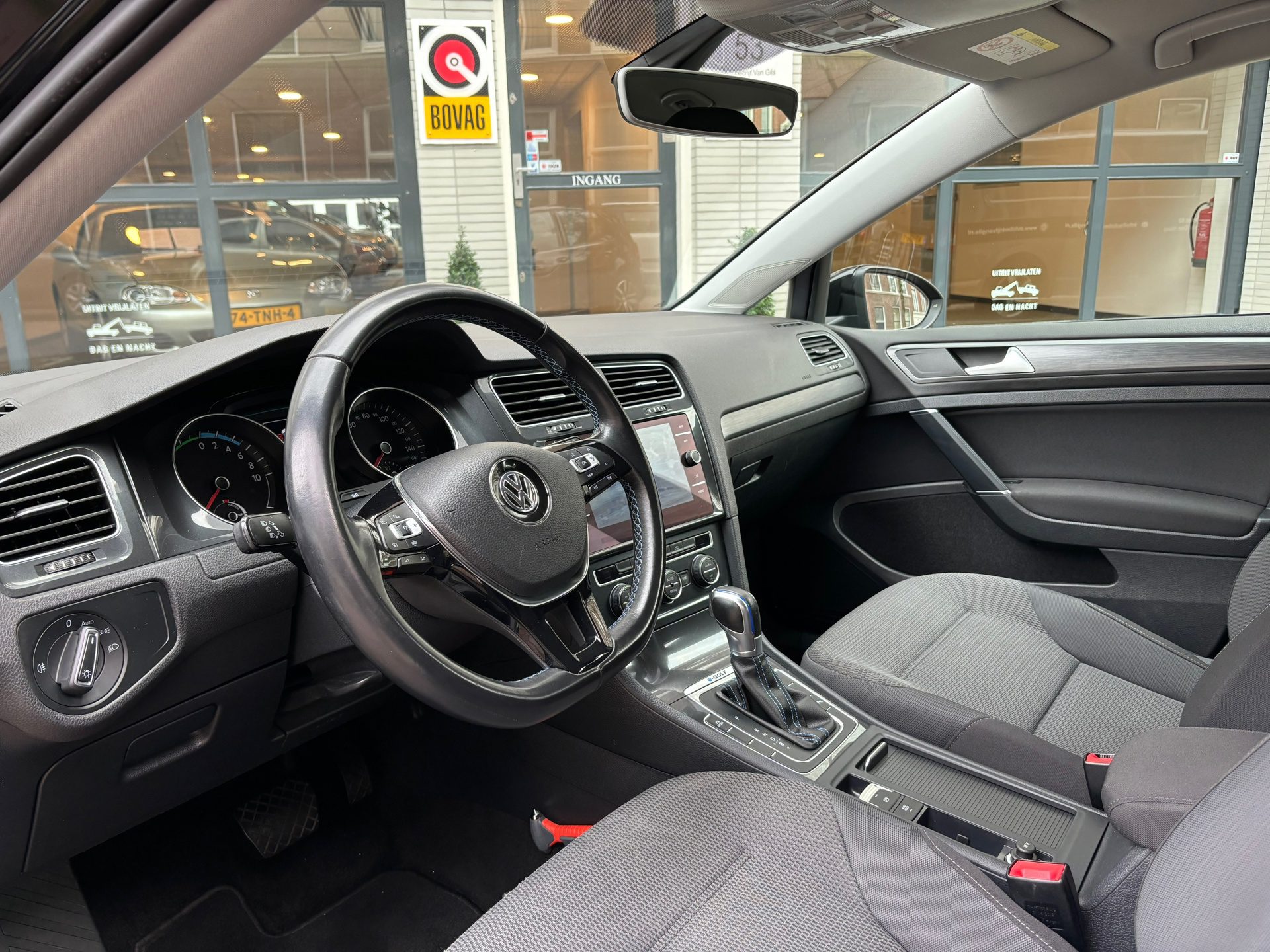 Volkswagen Beetle Cabriolet 2.0 TDI Design BlueMotion | R-LINE | CAMERA | PDC | NAVI | LM VELG 20 | CRUISE CONTROL | 1/2 LEDER |