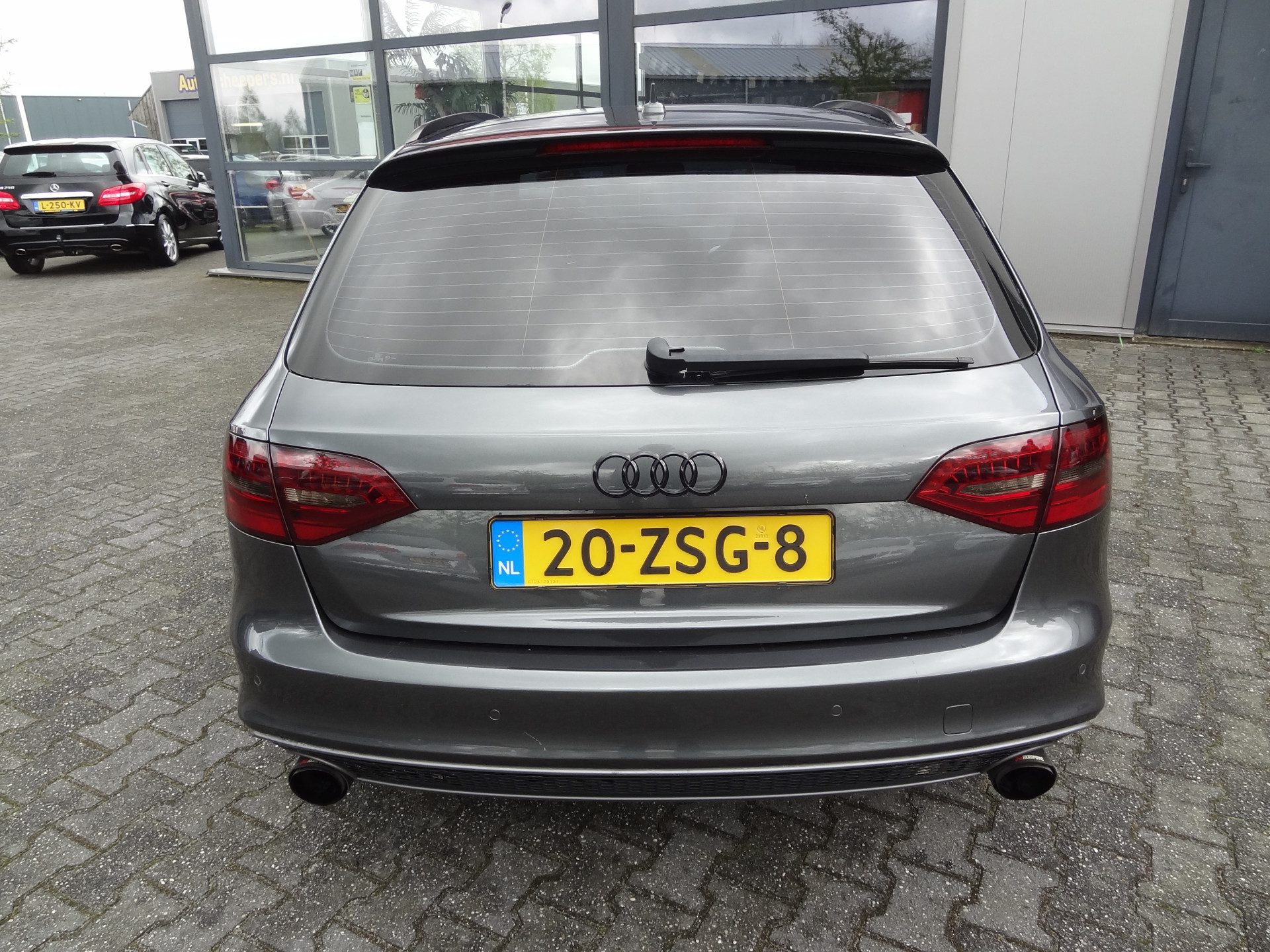 Audi A4 Avant 1.8 TFSI quattro S Edition |NL-Auto |Leder |Pano|Tuning vvt 320pk/485Nm|Cruise |Trekhaak (afneembaar)