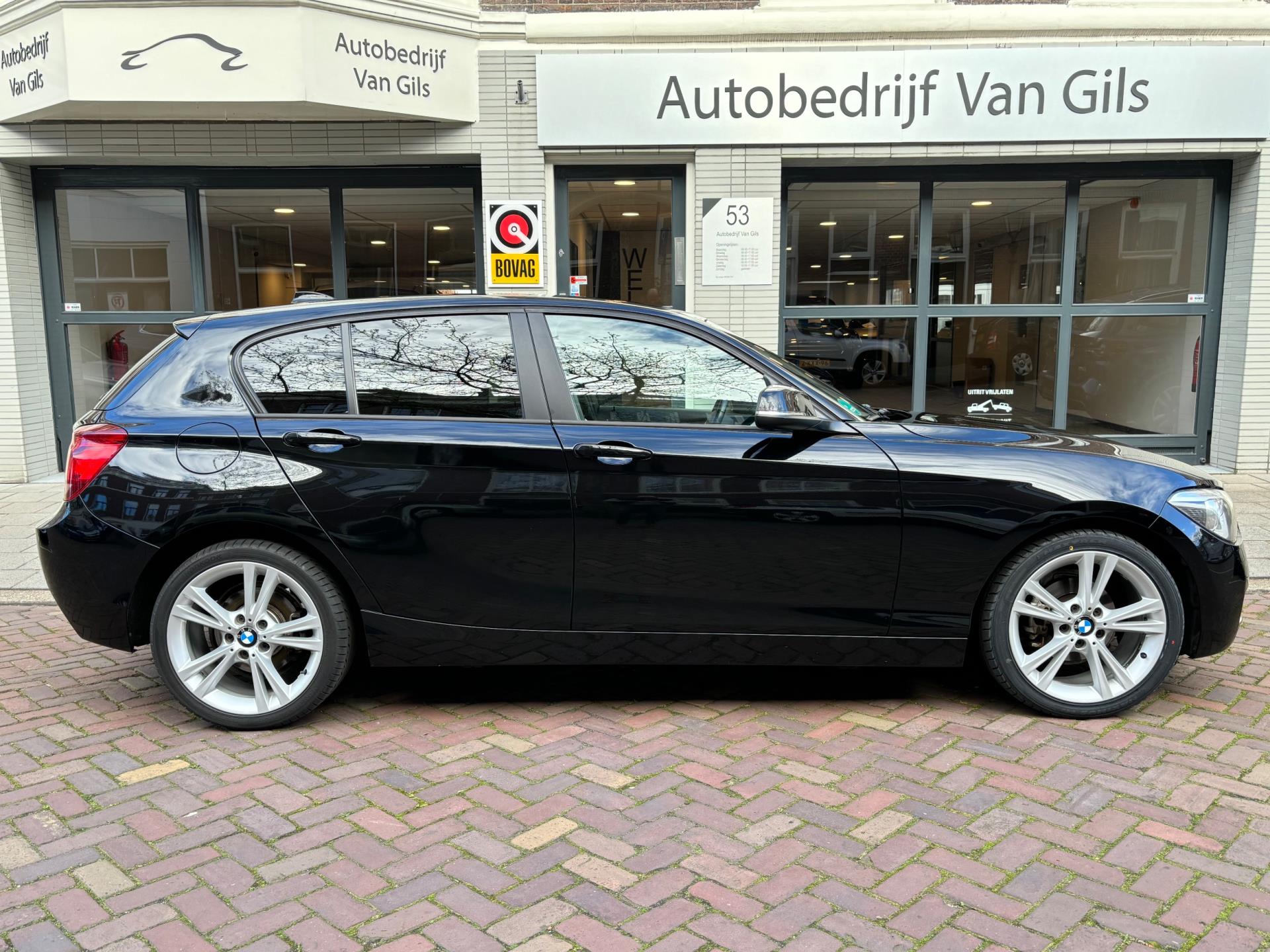 BMW 1-serie 116d Business+ | AIRCO | NAVIGATIE | LMV | XENON | SPORTSTOELEN |