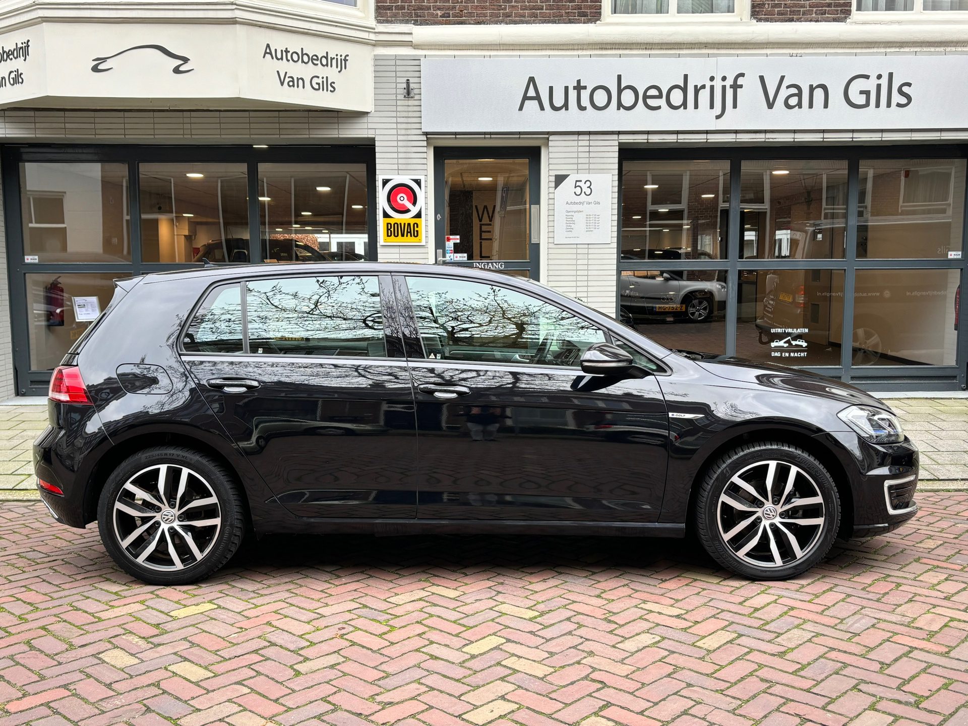 Volkswagen E-Golf | AUTOMAAT | NAVIGATIE | LED | ADAPT CRUISE CONTROL | WARMTEPOMP | LMV 17 | EERSTE EIGENAAR |