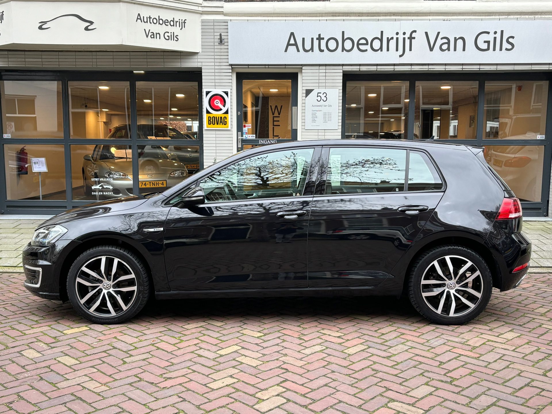 Volkswagen E-Golf | AUTOMAAT | NAVIGATIE | LED | ADAPT CRUISE CONTROL | WARMTEPOMP | LMV 17 | EERSTE EIGENAAR |