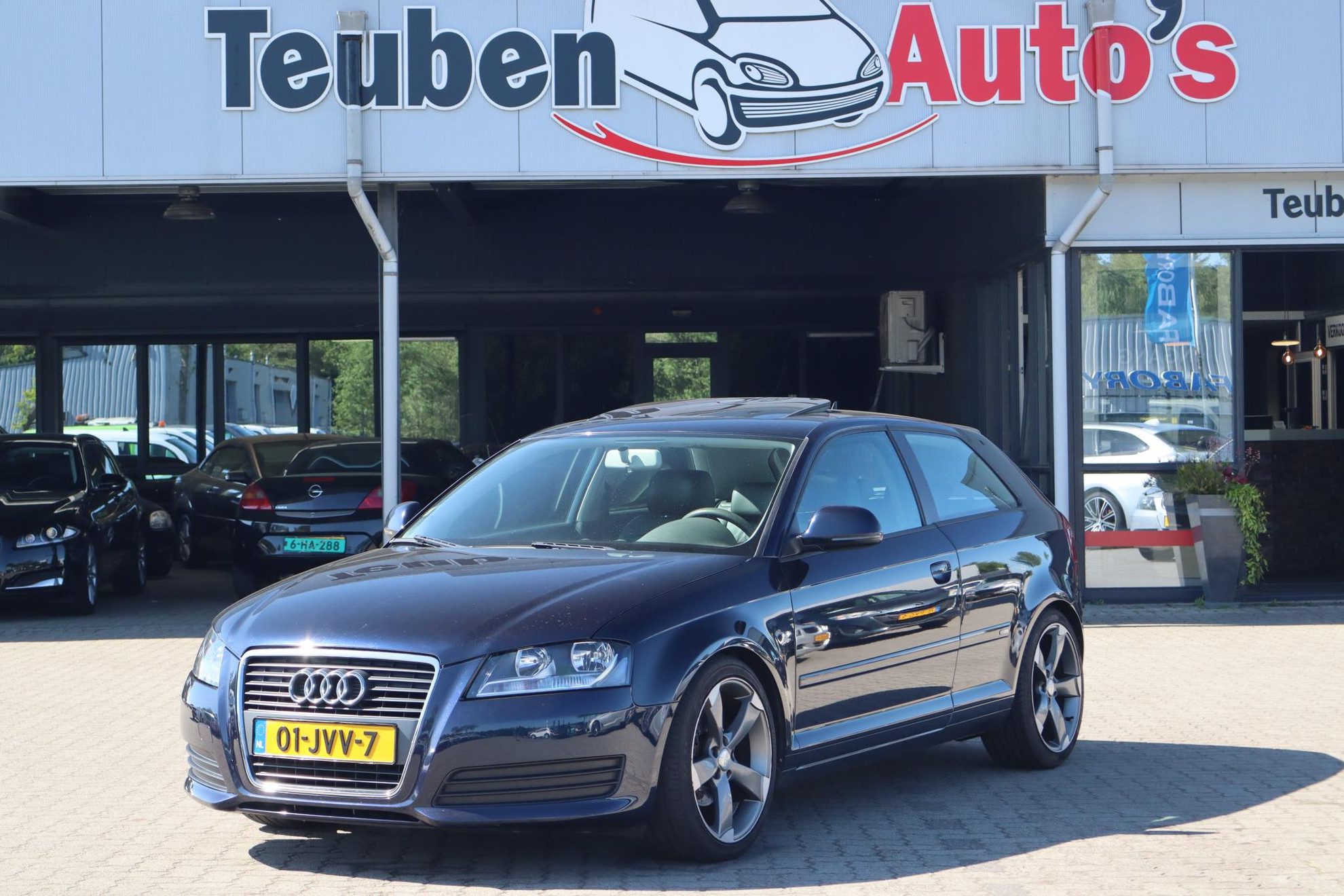 Audi A3 1.4 TFSI Attraction Pro Line Business Schuif- kanteldak, Lederen interieur, Radio met navigatie, Climate control, Cruise control