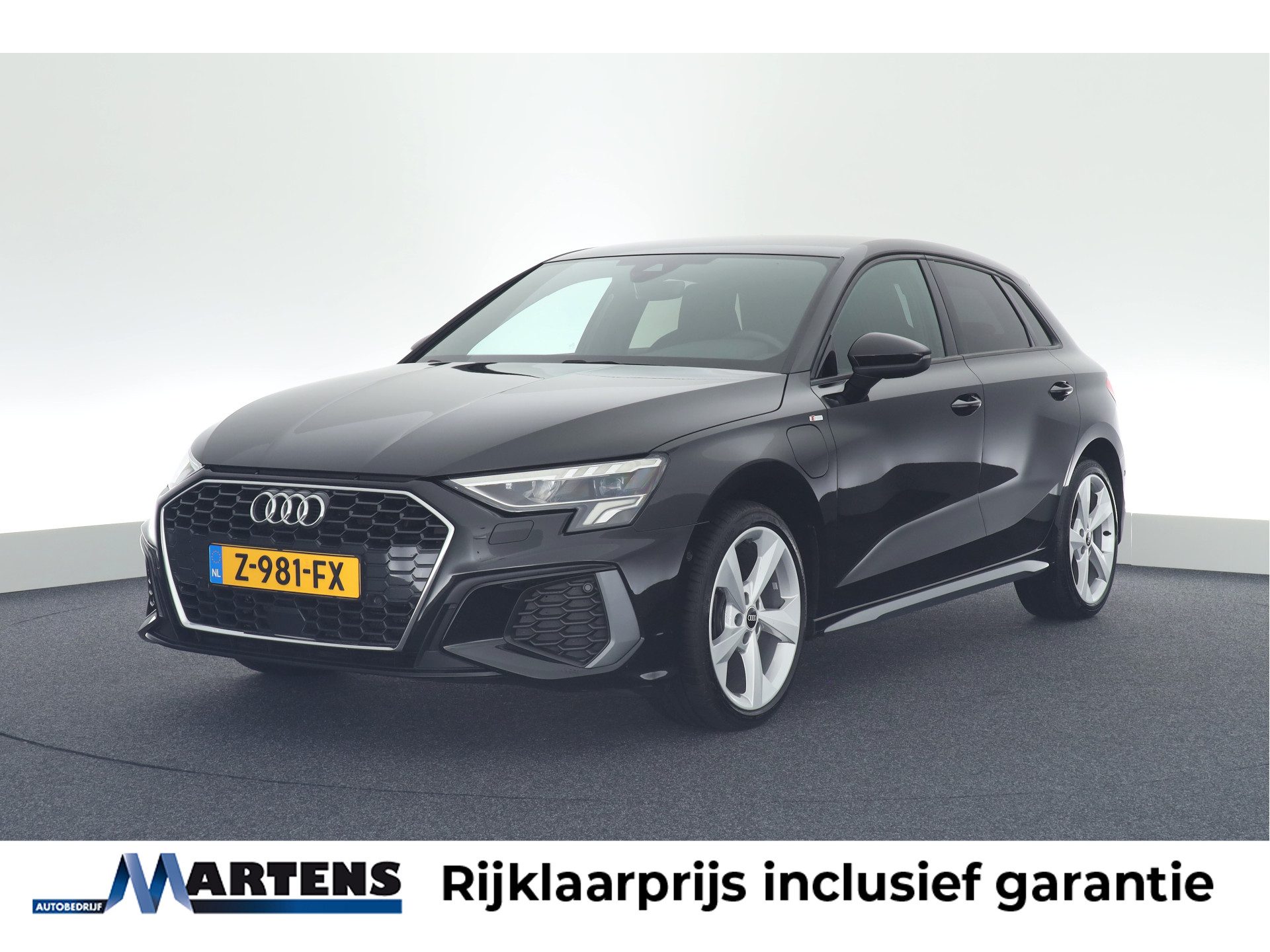 Audi A3 Sportback 40 TFSI e 204pk S-Tronic 2x S-Line Virtual Cockpit Keyless Led Camera Stoelverwarming Navigatie