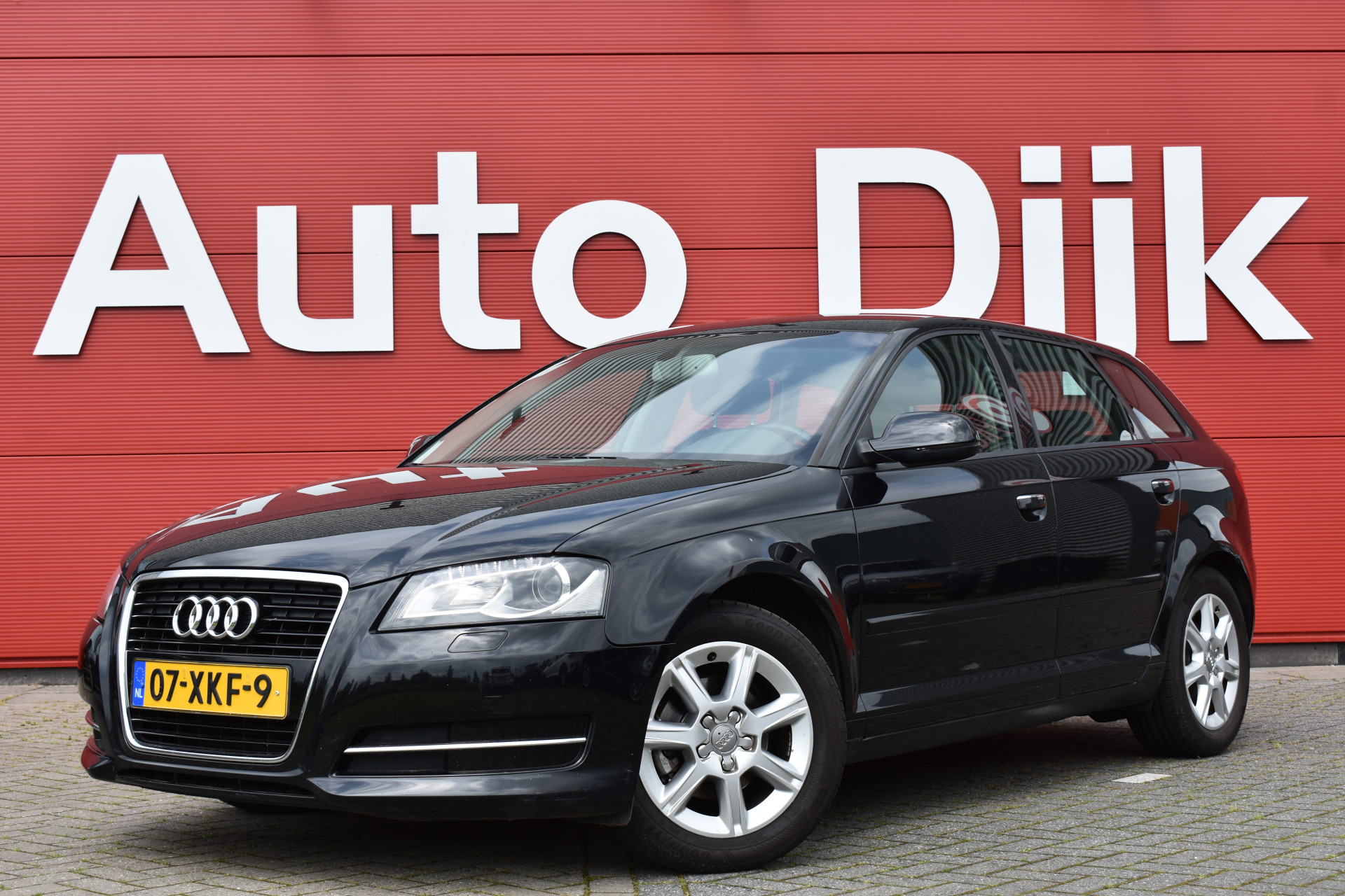 Audi A3 Sportback 1.2 TFSI Ambiente Advance Bi-Xenon | Trekhaak | Navi | Clima | Cruise | PDC | LMV