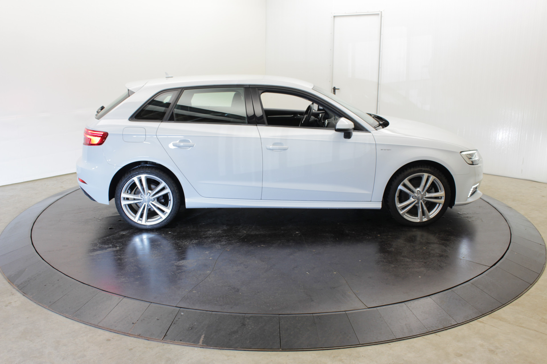 Audi A3 Sportback 1.4 e-tron Sport S-line Virtual Dash Navi PDC V+A Lane Assist