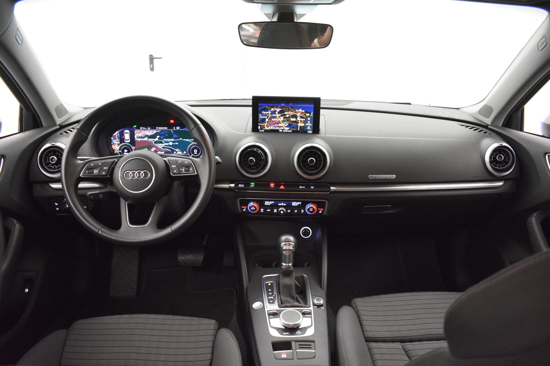 Audi A3 Sportback 1.4 e-tron Sport Virtual Dakrail Keyless PDC v+a Stoelver