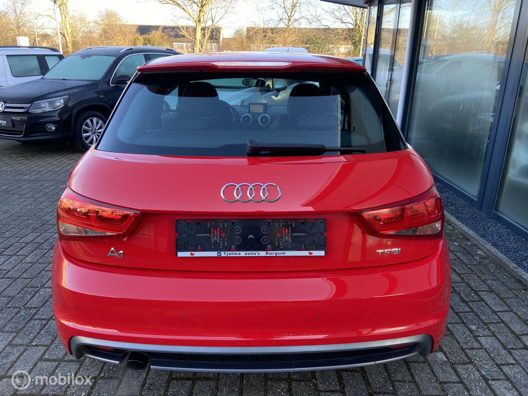 Audi A1  1.2 TFSI Pro Line S Xenon Navi PDC Stuurwiel 17 inch