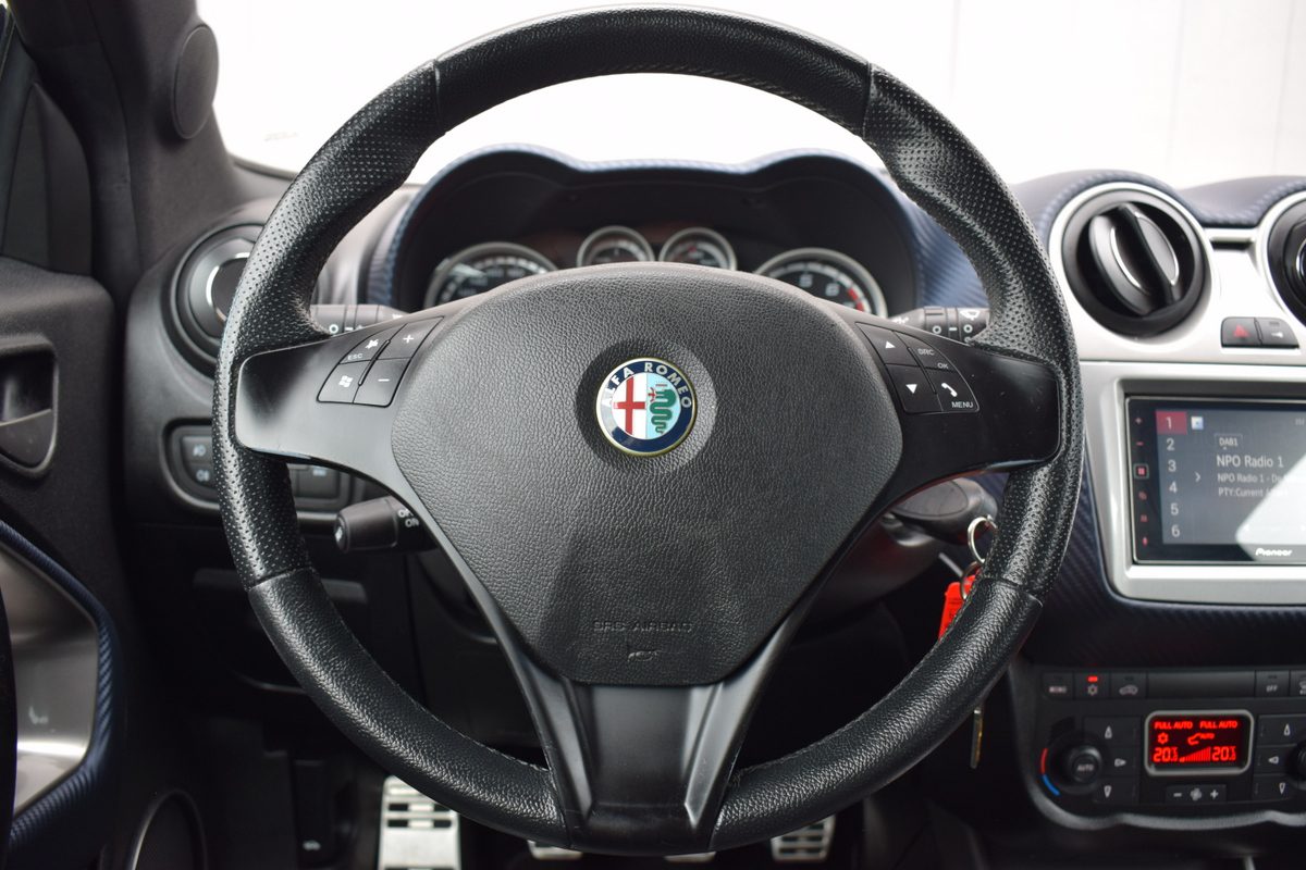 Alfa Romeo MiTo 1.4 T 170pk Quadrifoglio Verde Zwart Leder | Sportstoelen | Telefonie | 18 Inch LMV