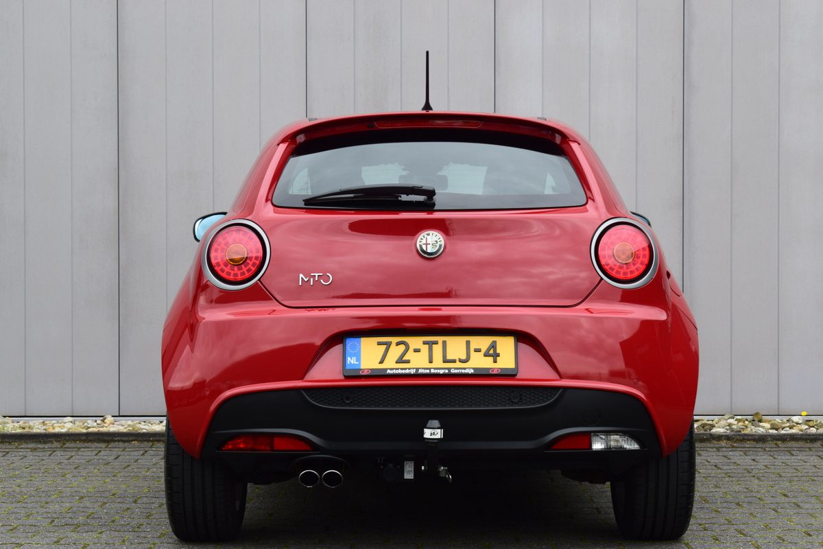 Alfa Romeo MiTo 1.4 T 170pk Quadrifoglio Verde Zwart Leder | Sportstoelen | Telefonie | 18 Inch LMV