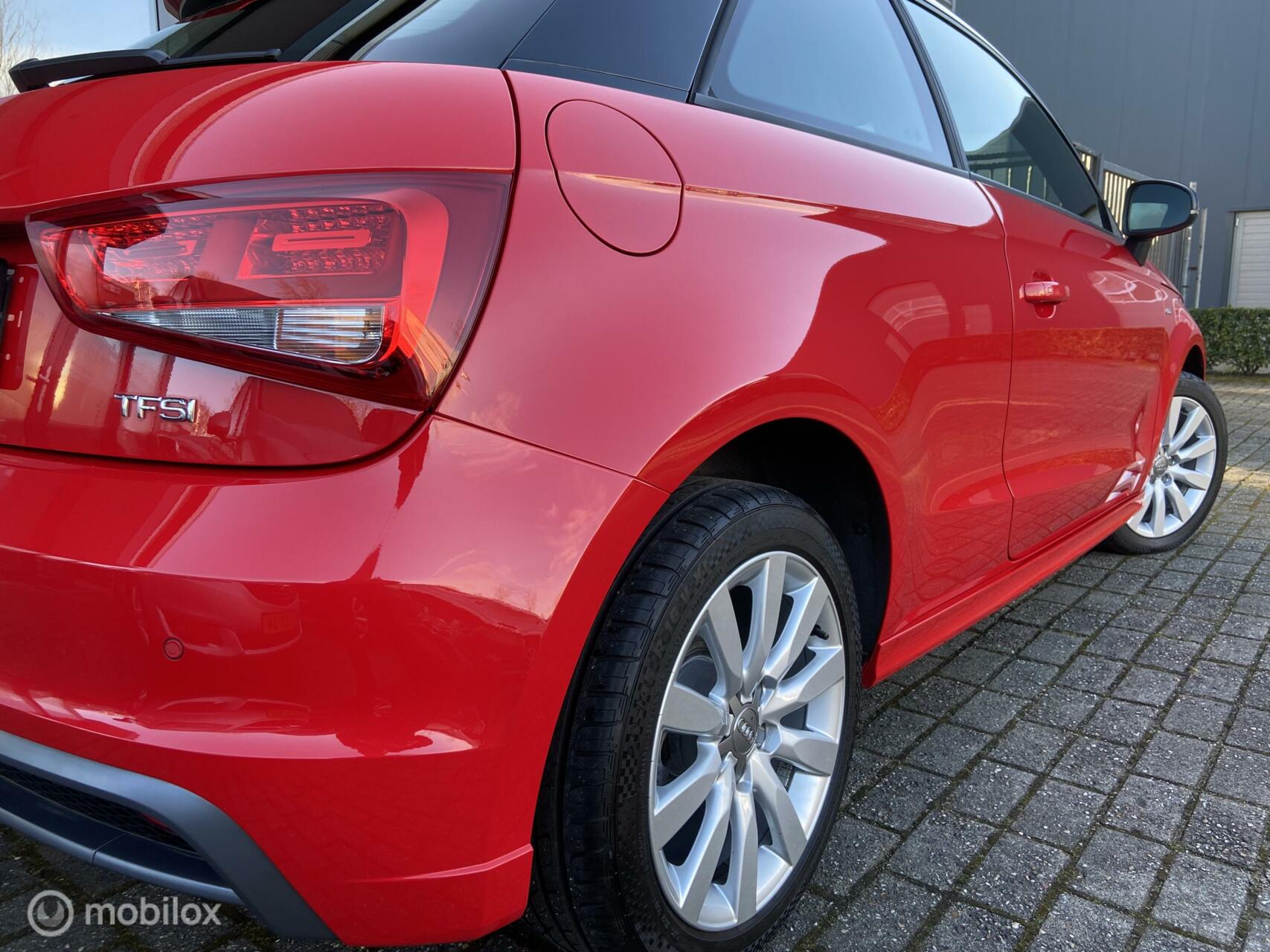 Audi A1  1.2 TFSI Pro Line S Xenon Navi PDC Stuurwiel 17 inch