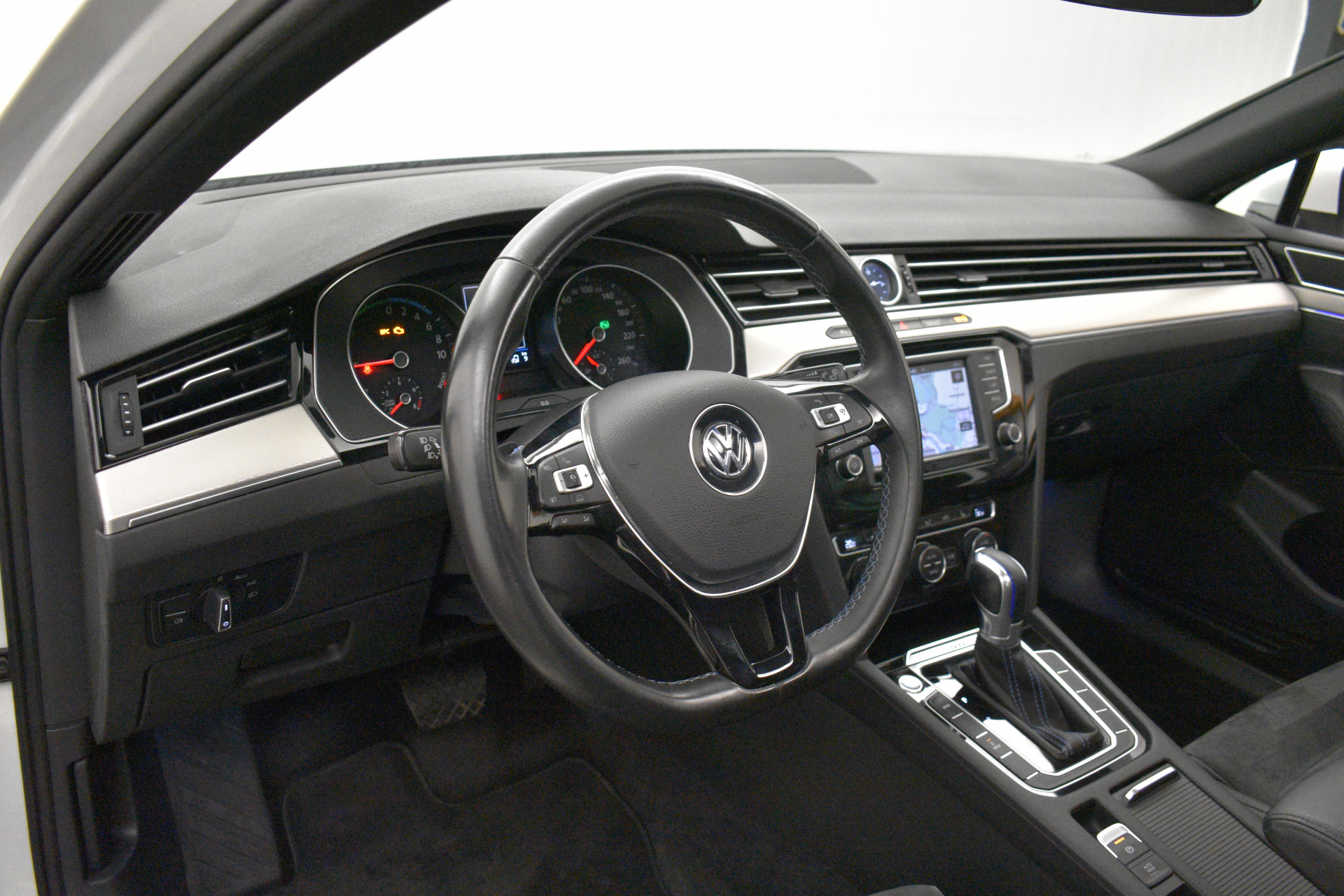 Volkswagen Passat GTE incl winterset Panodak Leer Trekh Parelmoer Adapt.cruise