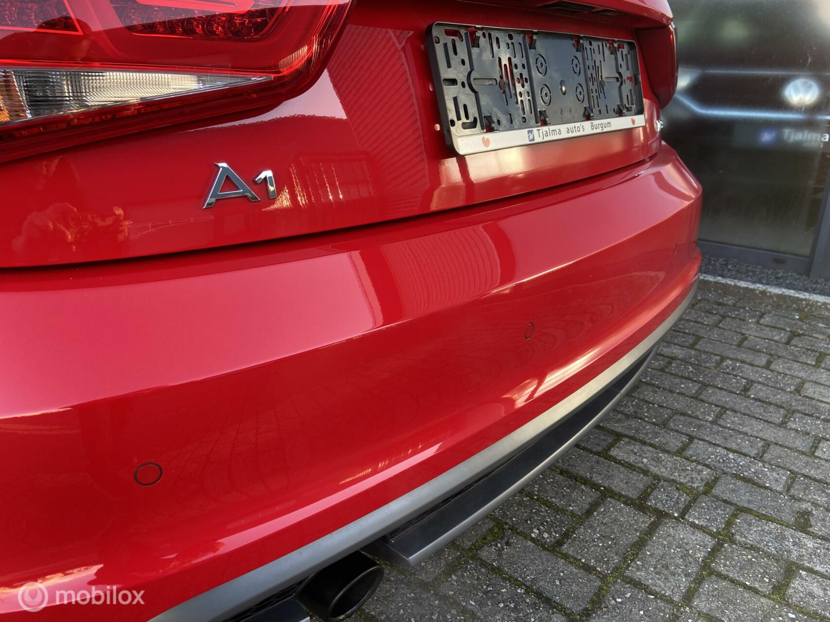 Audi A1  1.2 TFSI Pro Line S Xenon Navi PDC Stuurwiel 17 inch