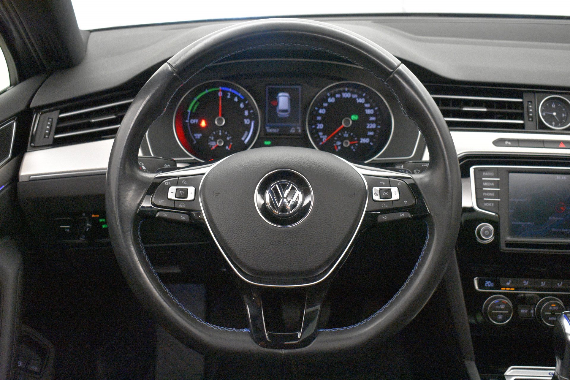 Volkswagen Passat GTE Incl Winterset Panodak Leer Zwarte hemel Alarm Adapt.cruise Navi