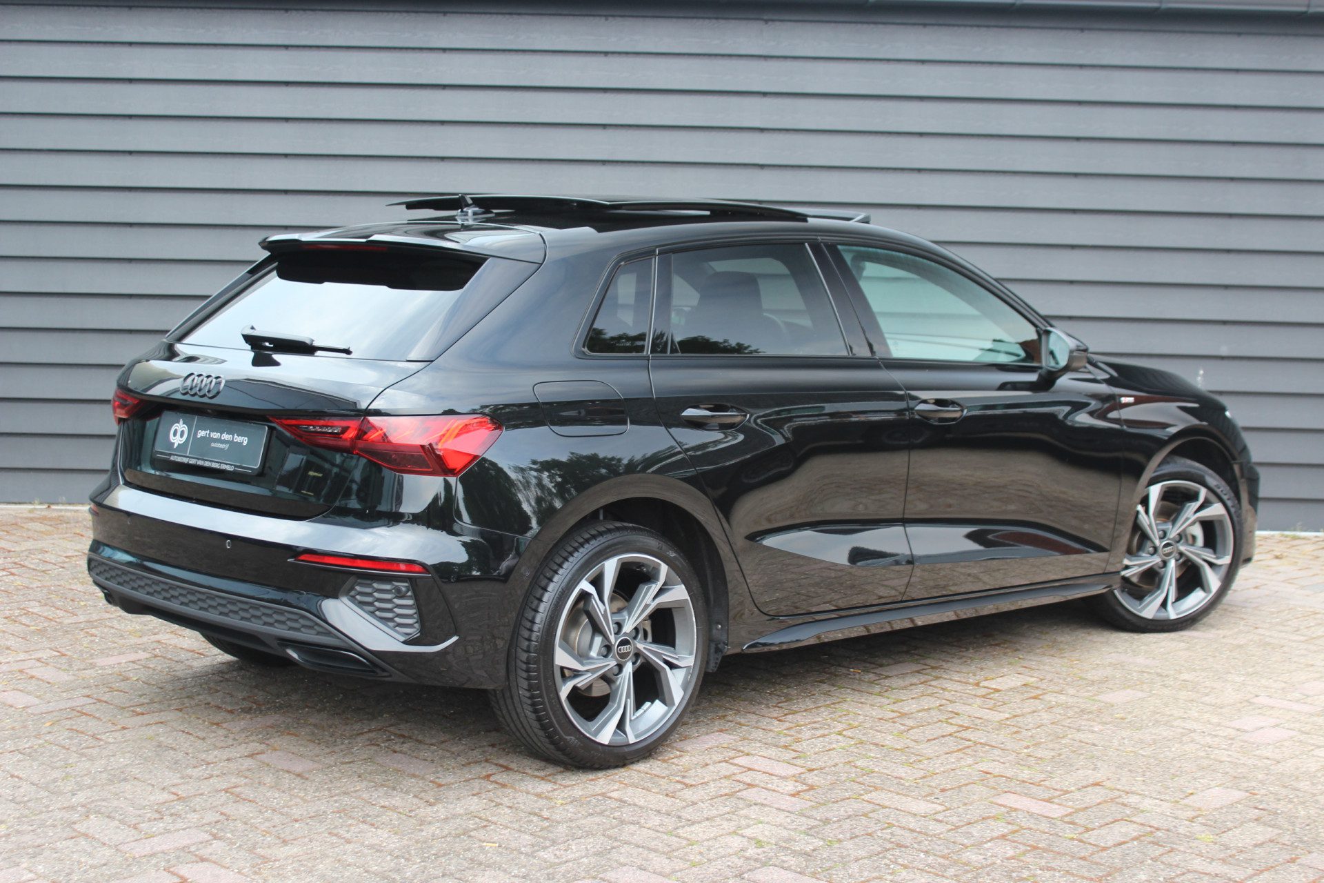 Audi A3 Sportback 40 TFSI e S-line – PANODAK – B&O – BLACK OPTIC – ADAPT. CRUISE –