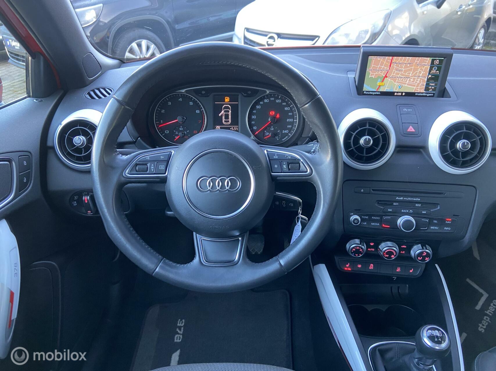 Audi A1  1.2 TFSI Pro Line S Xenon Navi PDC Stuurwiel 17 inch