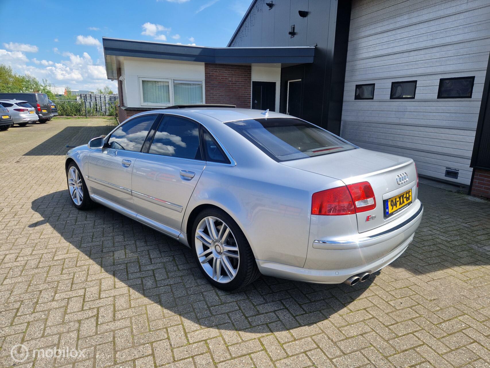 Audi A8 5.2 S8 BOMVOL YOUNGTIMER