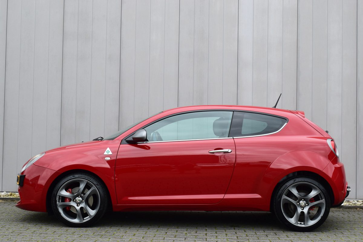 Alfa Romeo MiTo 1.4 T 170pk Quadrifoglio Verde Zwart Leder | Sportstoelen | Telefonie | 18 Inch LMV