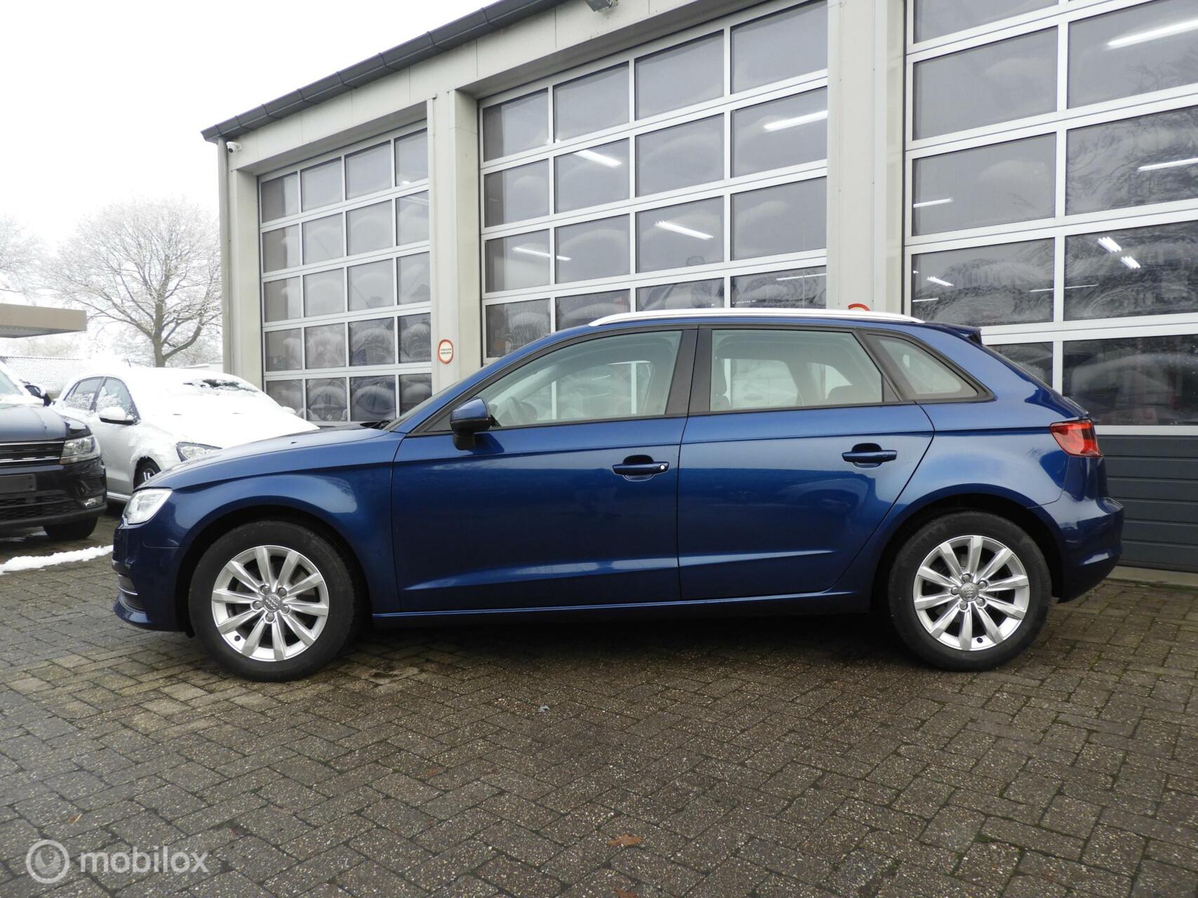 Audi A3 Sportback 1.2 TFSI Xenon ,  5 drs