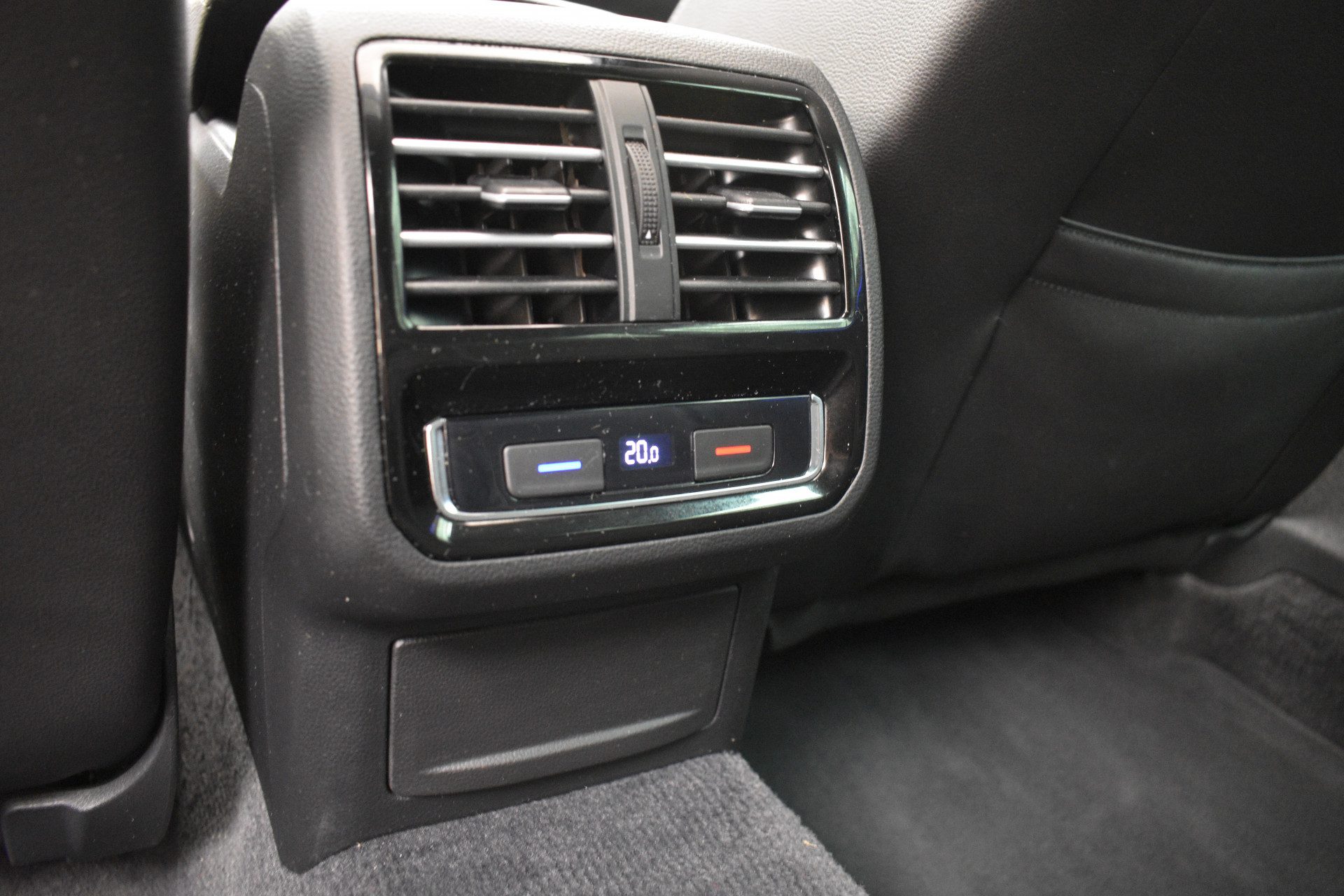 Volkswagen Passat GTE Incl Winterset Panodak Leer Zwarte hemel Alarm Adapt.cruise Navi