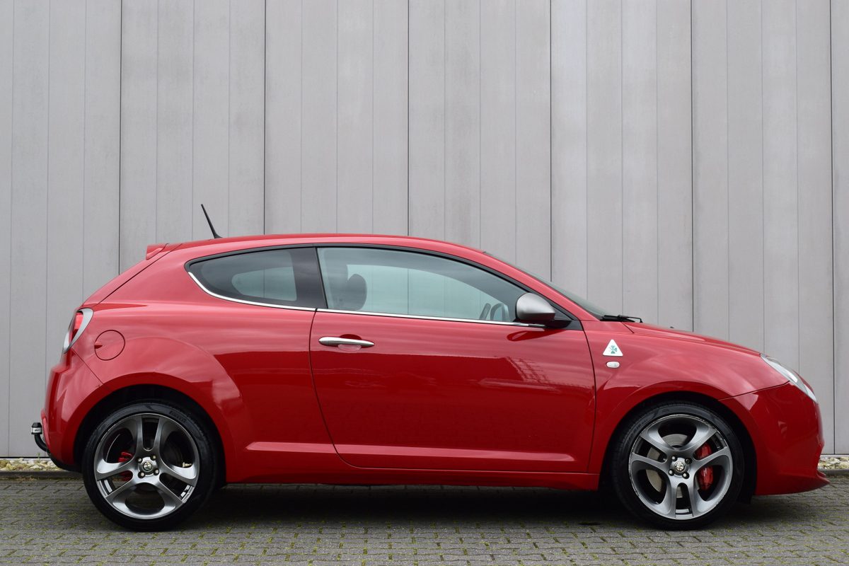 Alfa Romeo MiTo 1.4 T 170pk Quadrifoglio Verde Zwart Leder | Sportstoelen | Telefonie | 18 Inch LMV