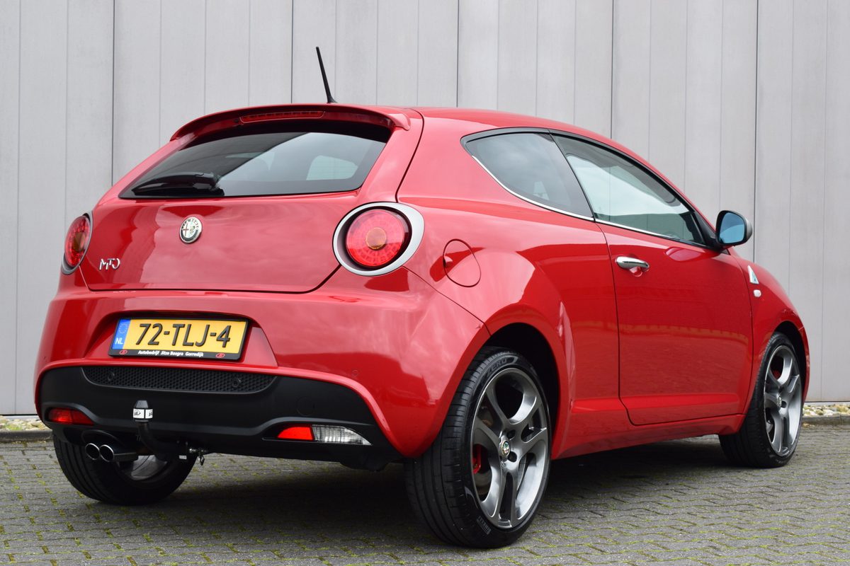 Alfa Romeo MiTo 1.4 T 170pk Quadrifoglio Verde Zwart Leder | Sportstoelen | Telefonie | 18 Inch LMV