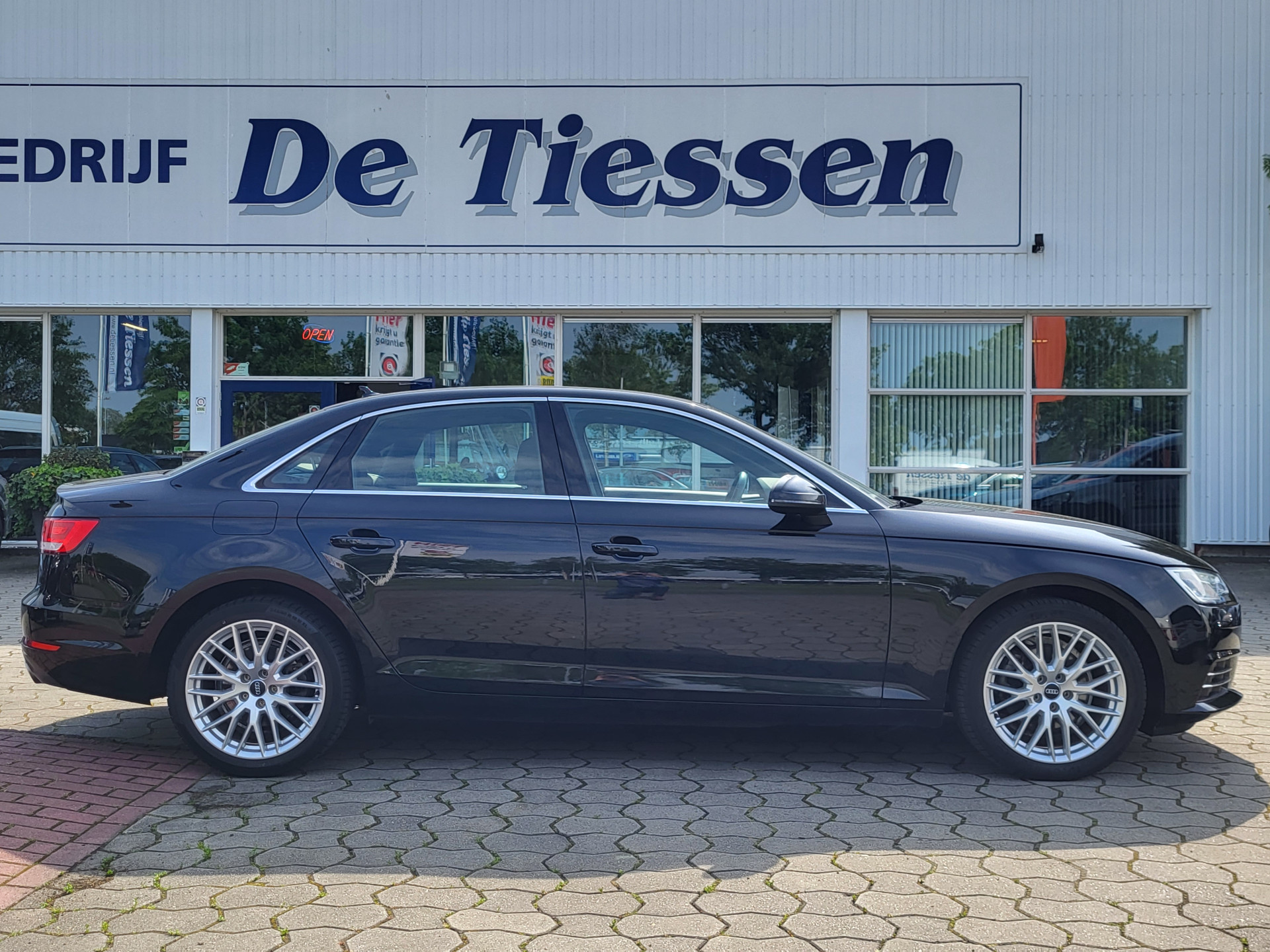 Audi A4 Limousine 2.0 TFSI 191PK S-tronic Ultra Sport Pro Line, Rijklaar met beurt & garantie!