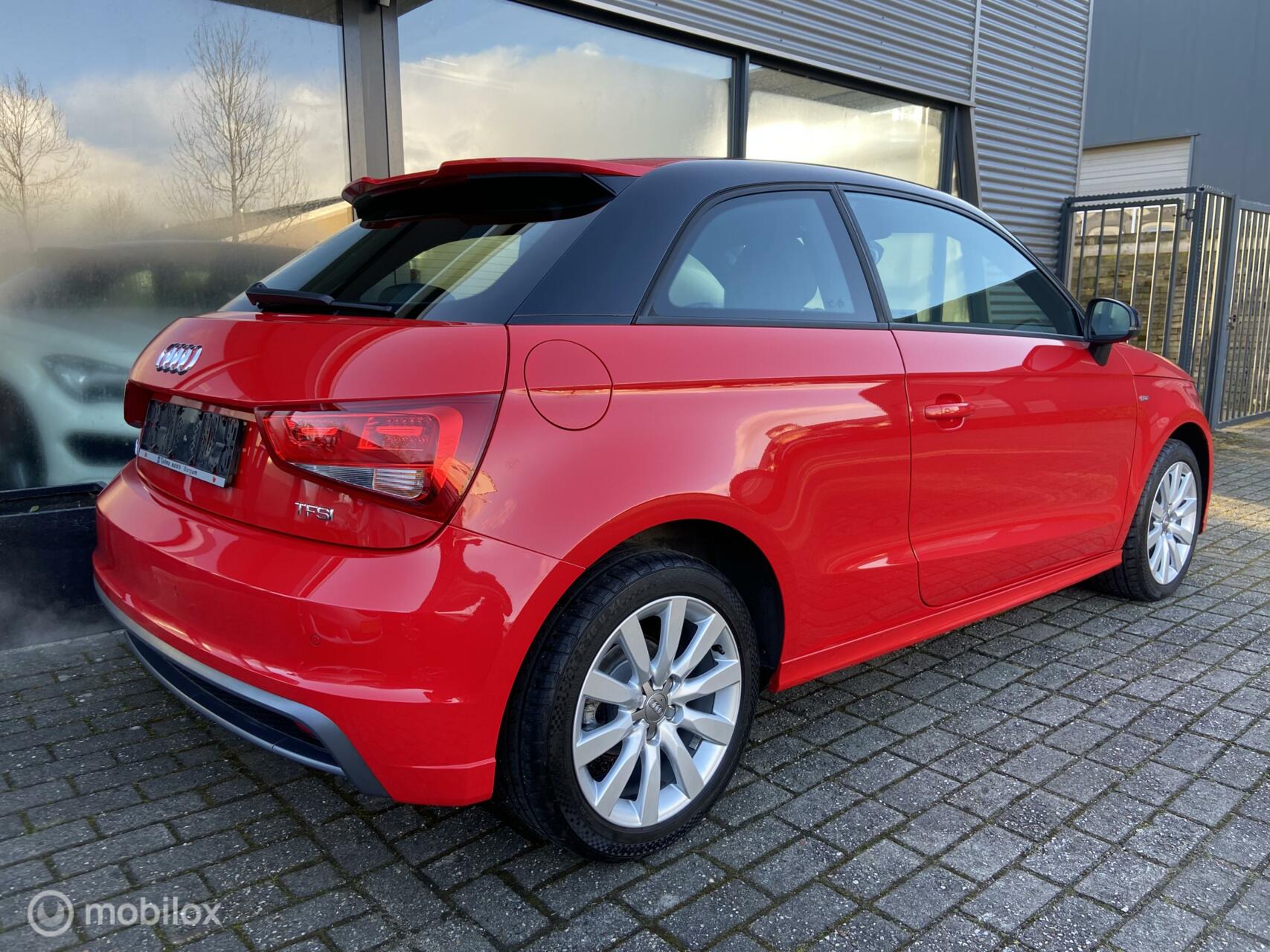 Audi A1  1.2 TFSI Pro Line S Xenon Navi PDC Stuurwiel 17 inch