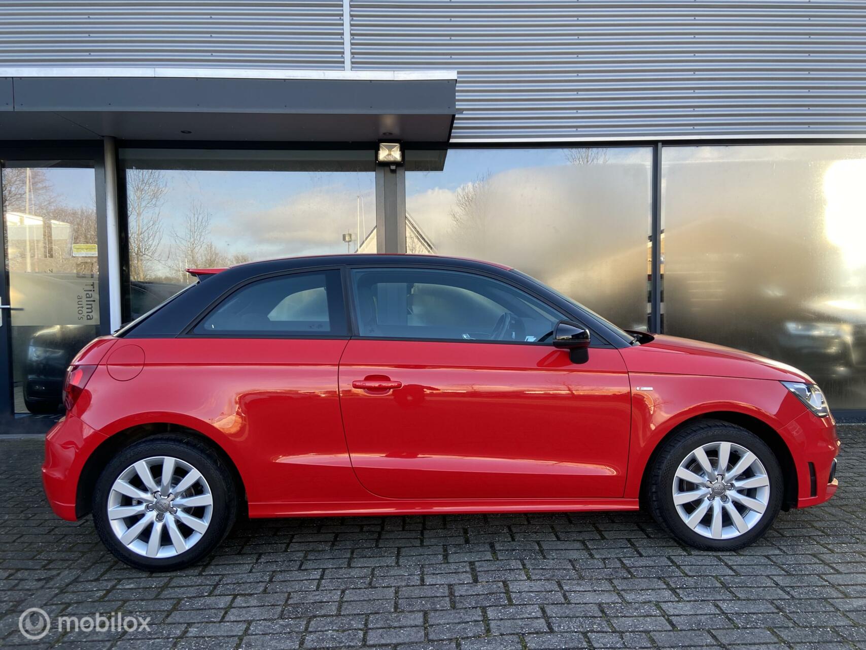 Audi A1  1.2 TFSI Pro Line S Xenon Navi PDC Stuurwiel 17 inch