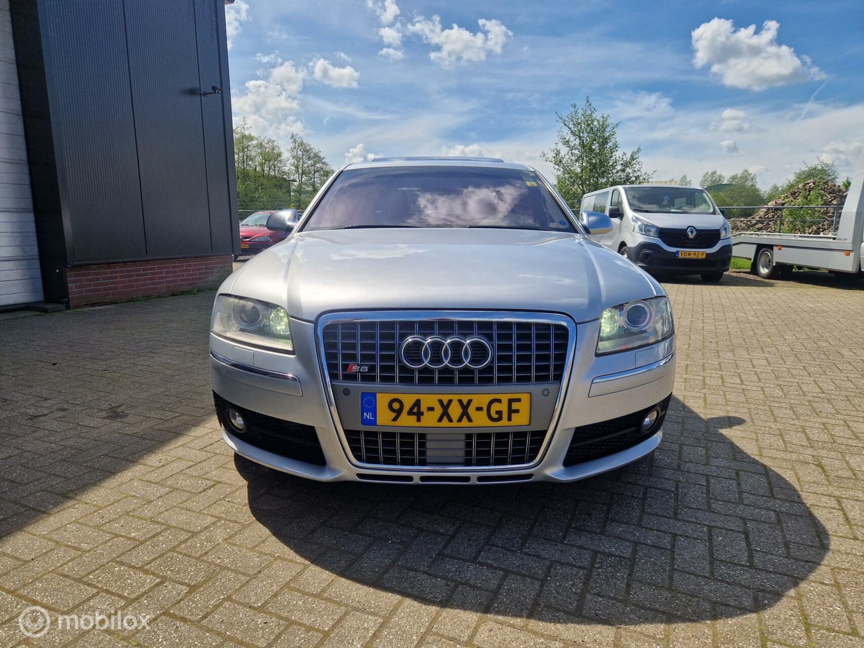 Audi A8 5.2 S8 BOMVOL YOUNGTIMER