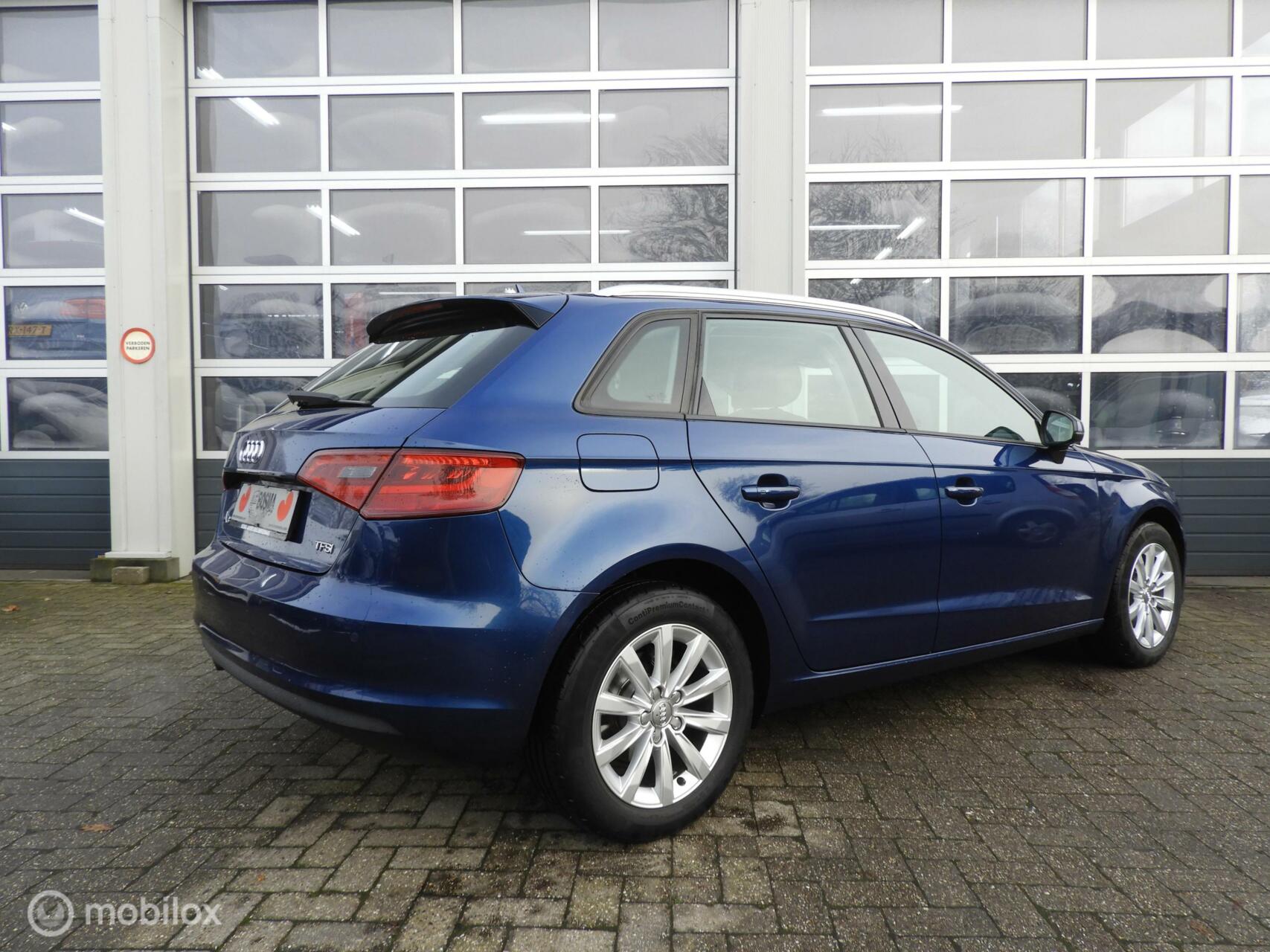 Audi A3 Sportback 1.2 TFSI Xenon ,  5 drs