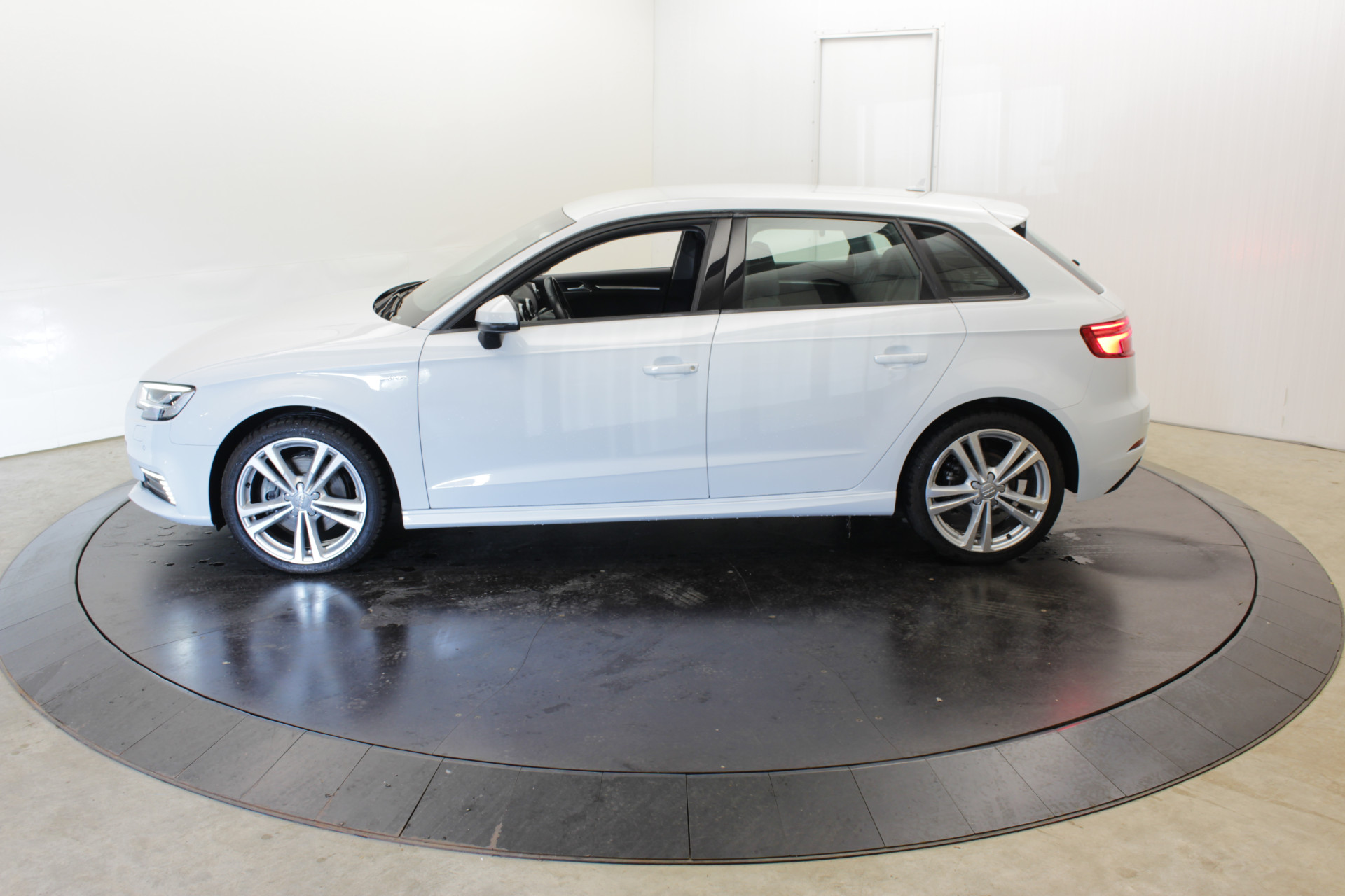 Audi A3 Sportback 1.4 e-tron Sport S-line Virtual Dash Navi PDC V+A Lane Assist