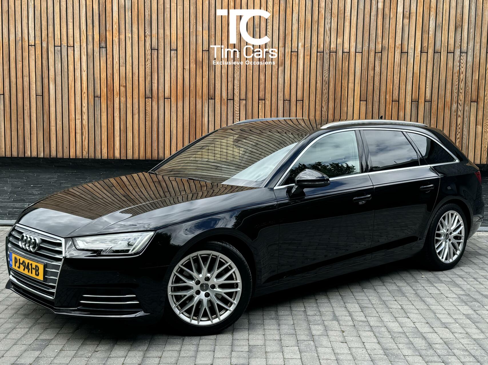 Audi A4 Avant 1.4 TFSI Sport S line | Automaat | LED | Navigatie MMI+ | Stoelverwarming | Parkeersensoren voor en achter | Keyless | Privacy glass