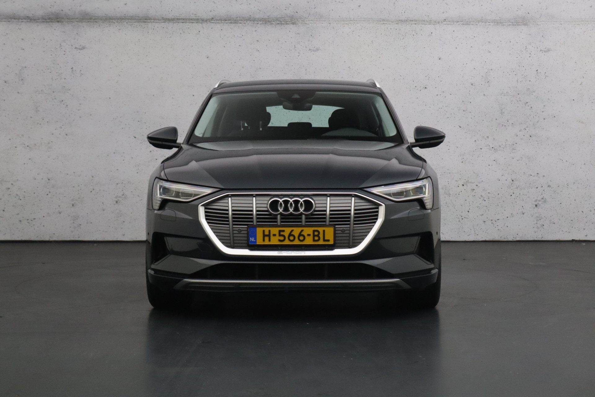 Audi e-tron e-tron 50 quattro Launch edition 71 kWh | Electronic climate control | Parkeersensoren | LED koplampen | Navigatie