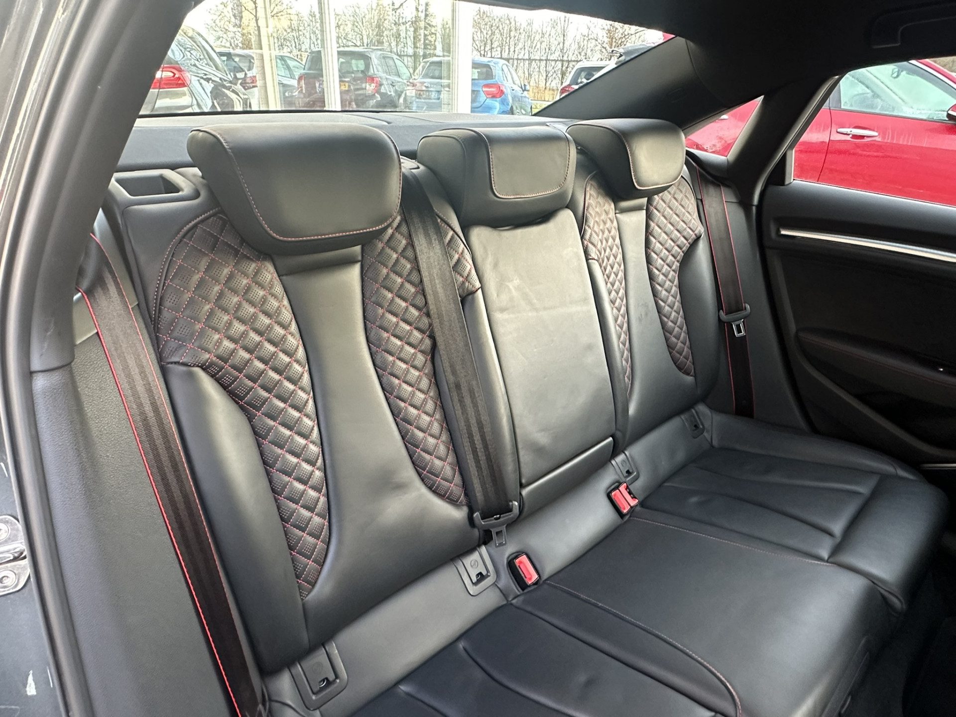 Audi A3 Limousine 2.5 TFSI RS 3 quattro | LED | Leder | Pano | Adapt. Cruise | Keyless | Navi | Bluetooth | PDC v+ a incl. camera