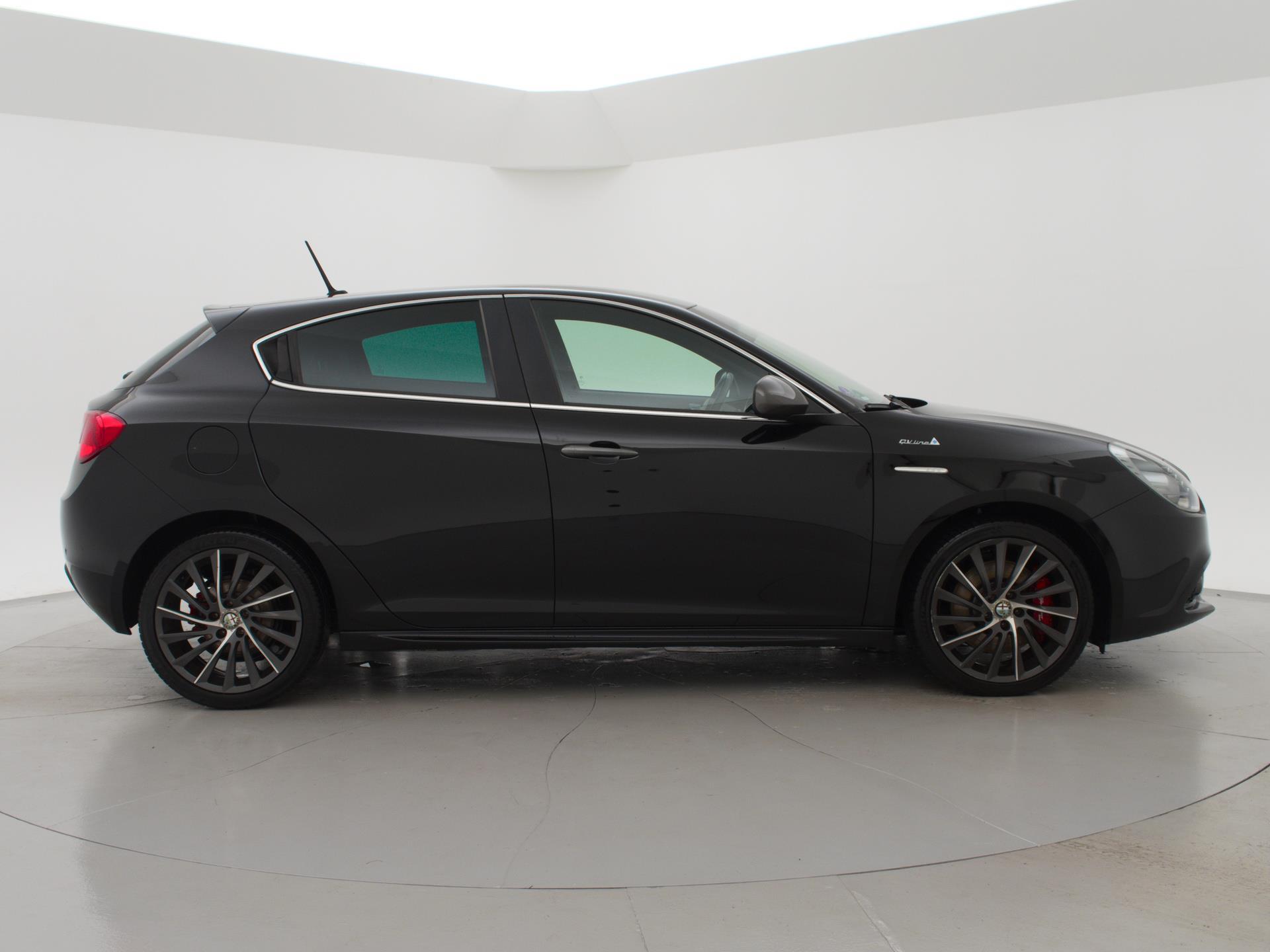 Alfa Romeo Giulietta 1.4 T 170 PK EXCLUSIVE AUT. + 18 INCH / NAVIGATIE / CRUISE / CLIMATE CONTROL