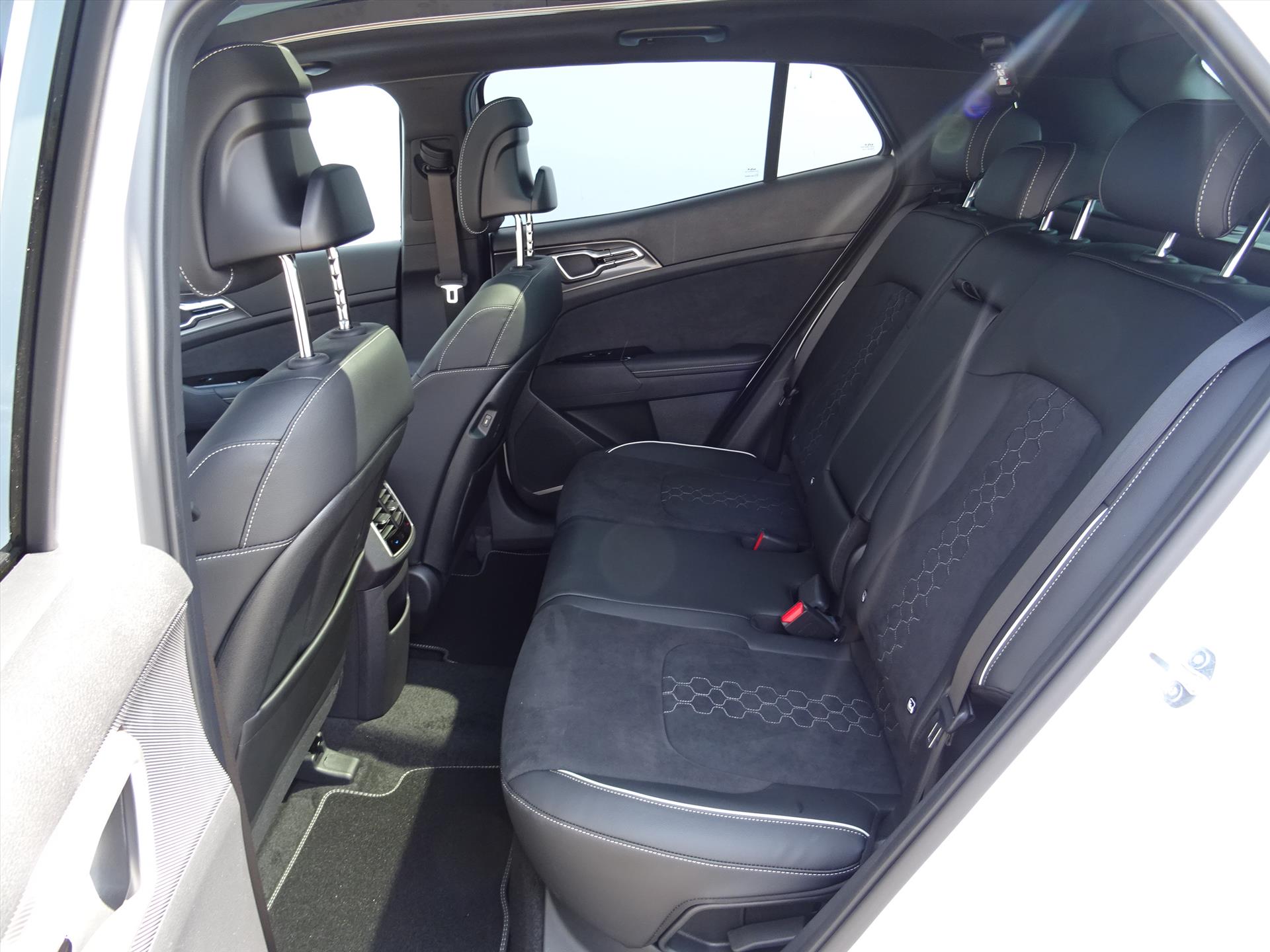 Kia Sportage KIA Sportage 1.6 T-GDi 265pk Plug-In Hybrid AT6 4WD GT-Line I Leverbaar November I