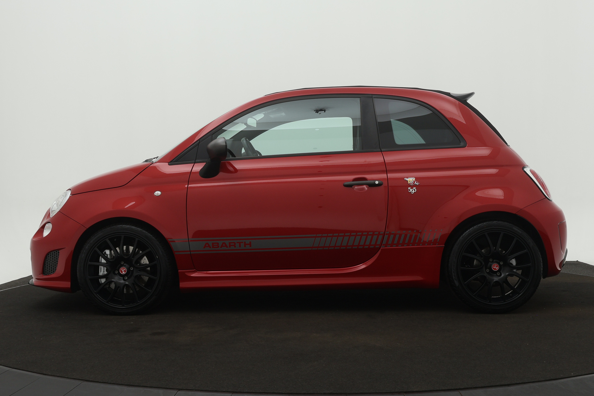 Abarth 595 – C BWJ 2016 1.4 T-Jet 180 PK  Abarth 595 Competizione CABRIO / HALF LEDER / SPORT STOELEN / CLIMA / LMV / AUX / PARKEERSENSOREN / STUURBEDIENING  / PARKEERSESORDEN