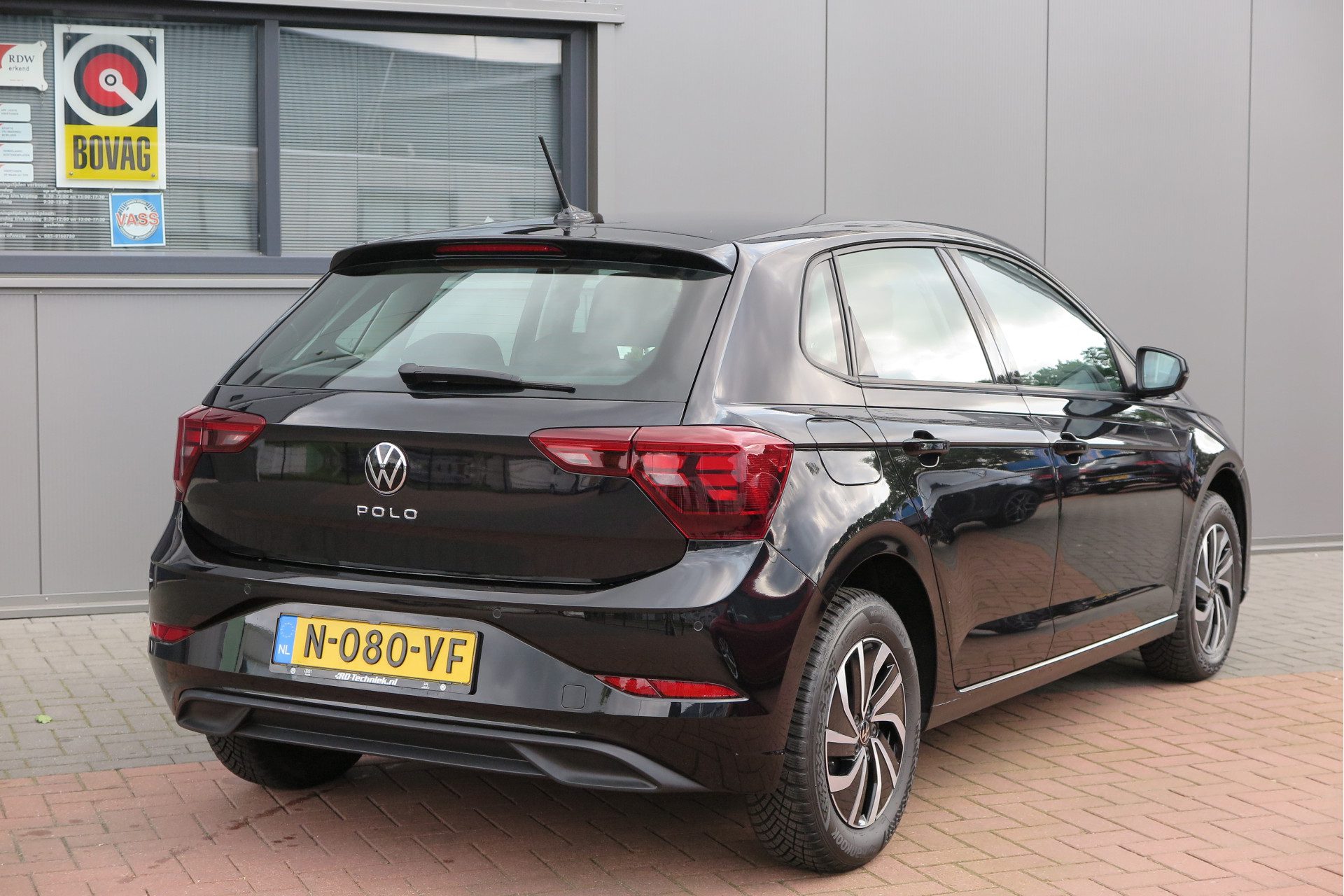 Volkswagen Polo 1.0 TSI 95pk Life Adaptive cruise, DAB+ , Carplay, PDC , Buitenspiegels inklapbaar. Navigeren via smartphone,etc.