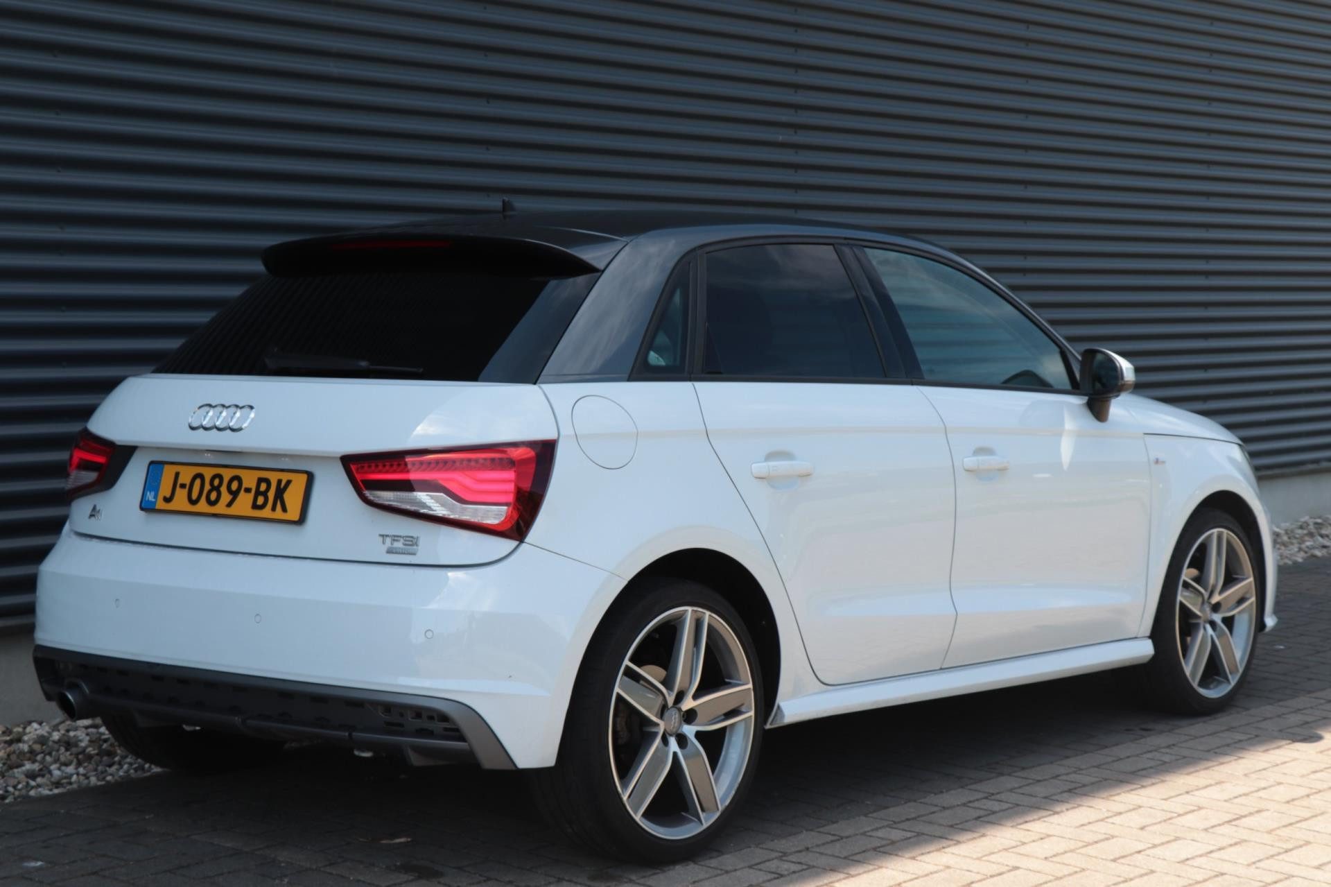 Audi A1 Sportback 1.0 TFSI Sport | S-Line – PDC – Facelift – Mooie auto!