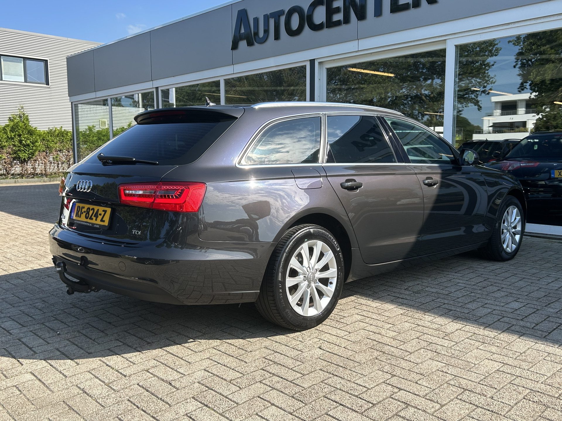 Audi A6 Avant 2.0 TDI Business Edition PDC / Trekhaak / Cruise / Airco / Navi