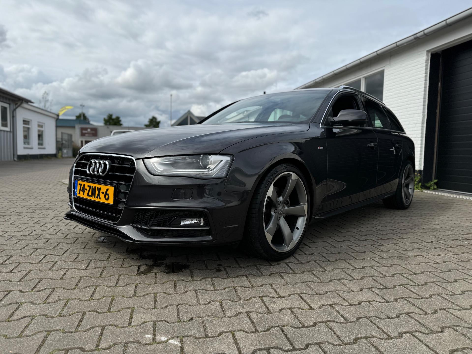 Audi A4 Avant 1.8 TFSI S Line S Edition 170PK Automaat