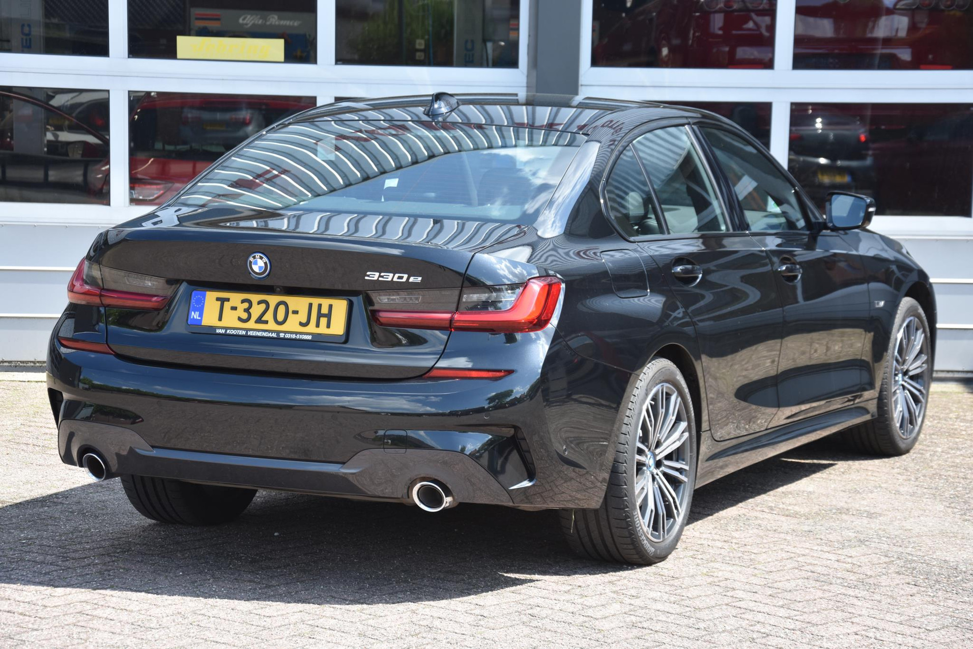 BMW 3-serie 330e M SPORT PAKKET LET OP; 18000KM NIEUW